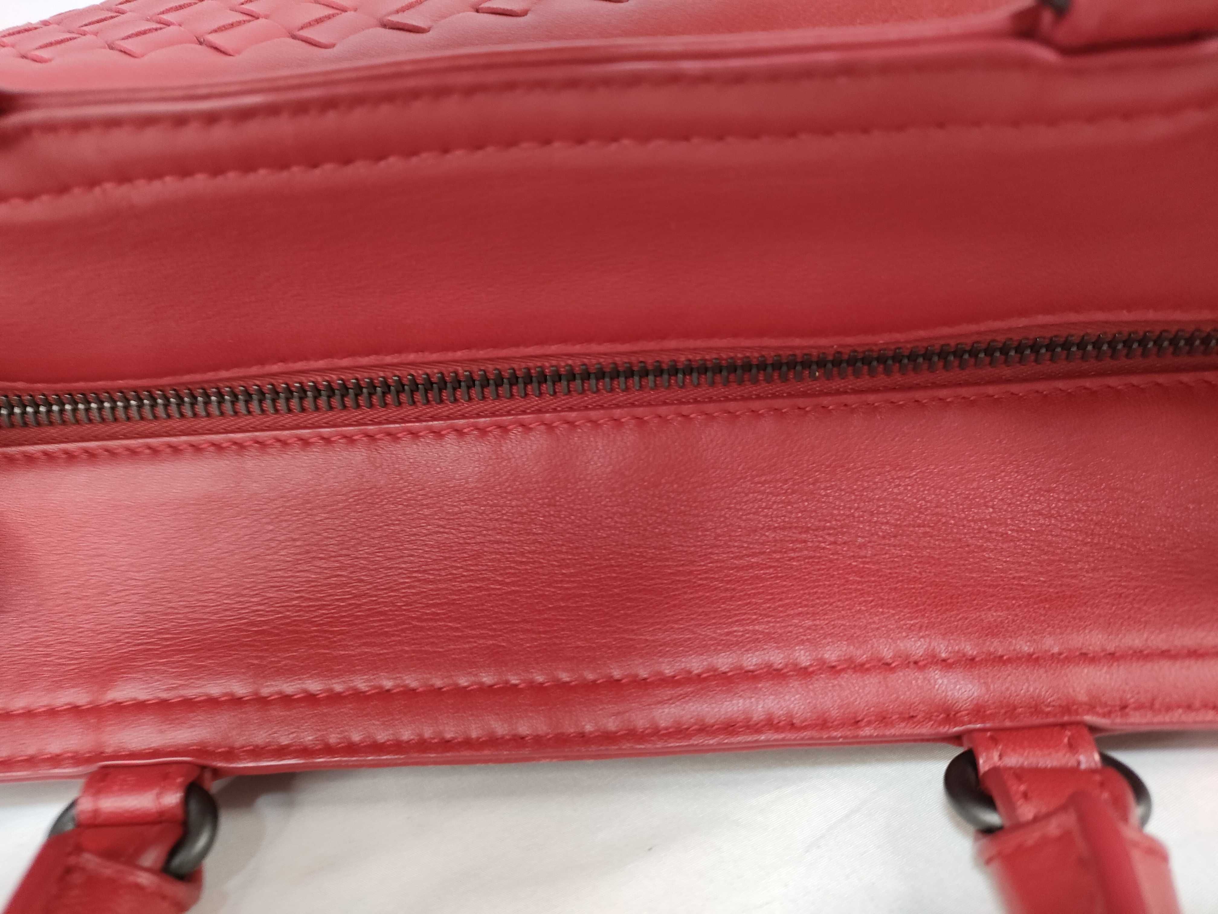 Intrecciato Leather Shoulder Bag, Red Handbag — view 6