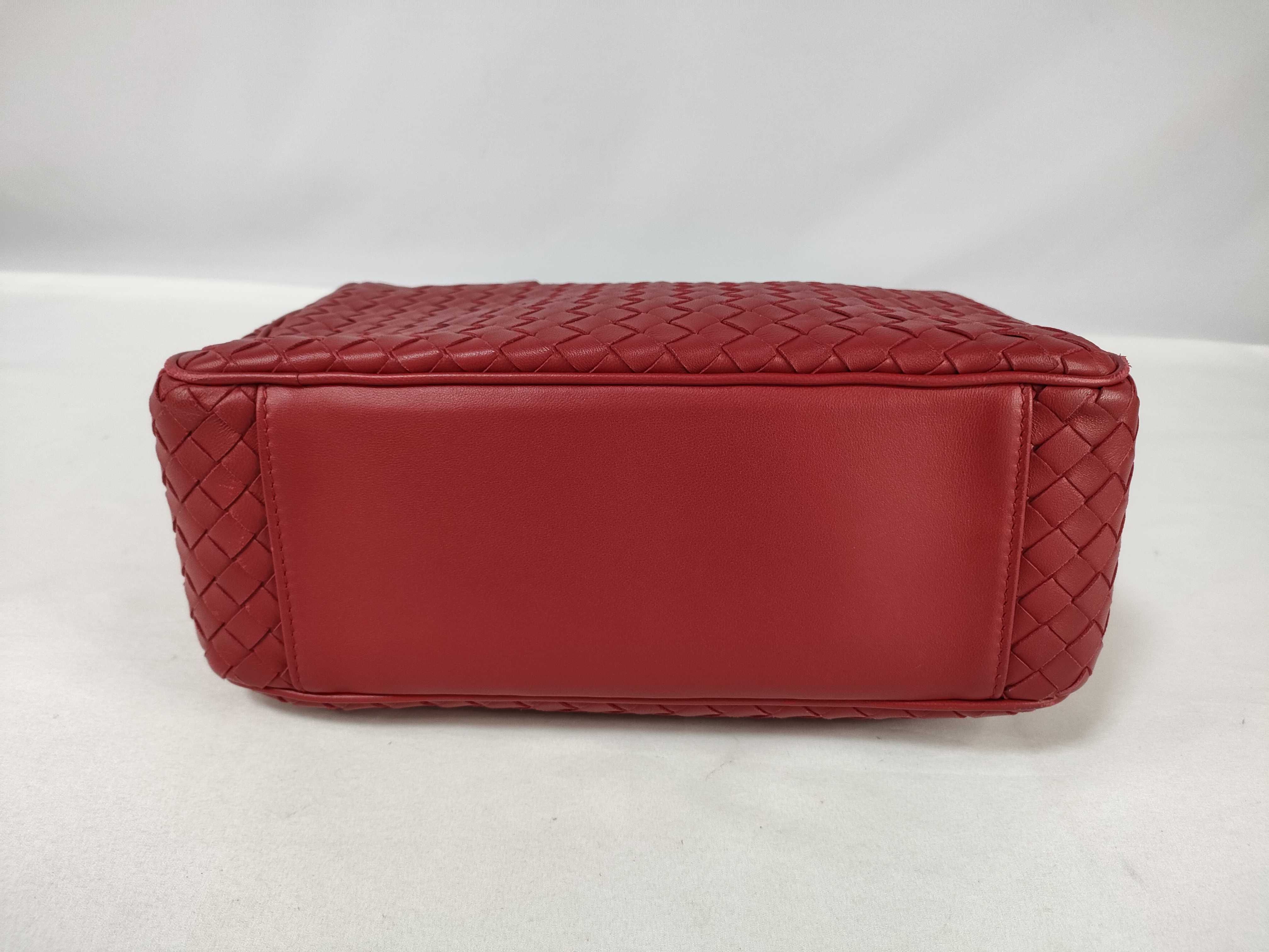 Intrecciato Leather Shoulder Bag, Red Handbag — view 8