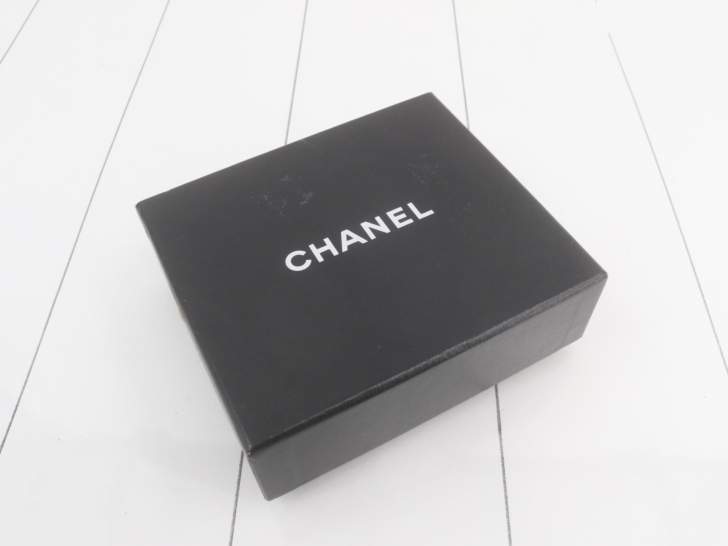 Coco Button Bi-fold Wallet — view 5