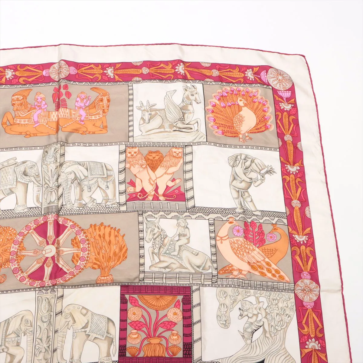 Carre 90 TORANA (Tower Gate) Scarf, Silk, Beige x Purple. Shows wear, — view 3