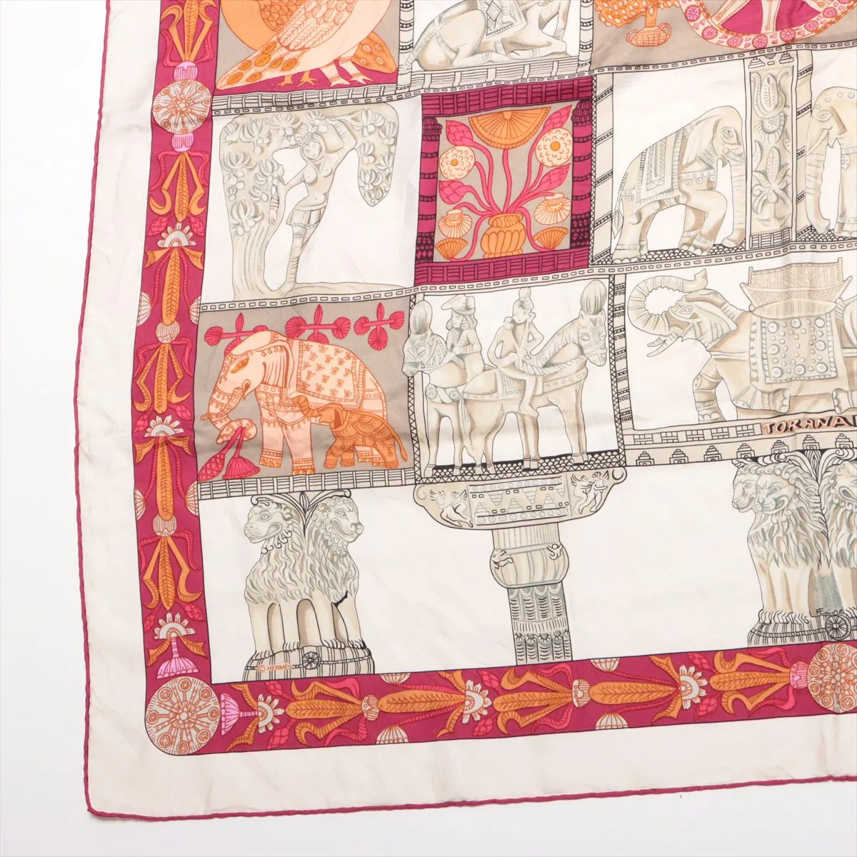 Carre 90 TORANA (Tower Gate) Scarf, Silk, Beige x Purple. Shows wear, — view 5