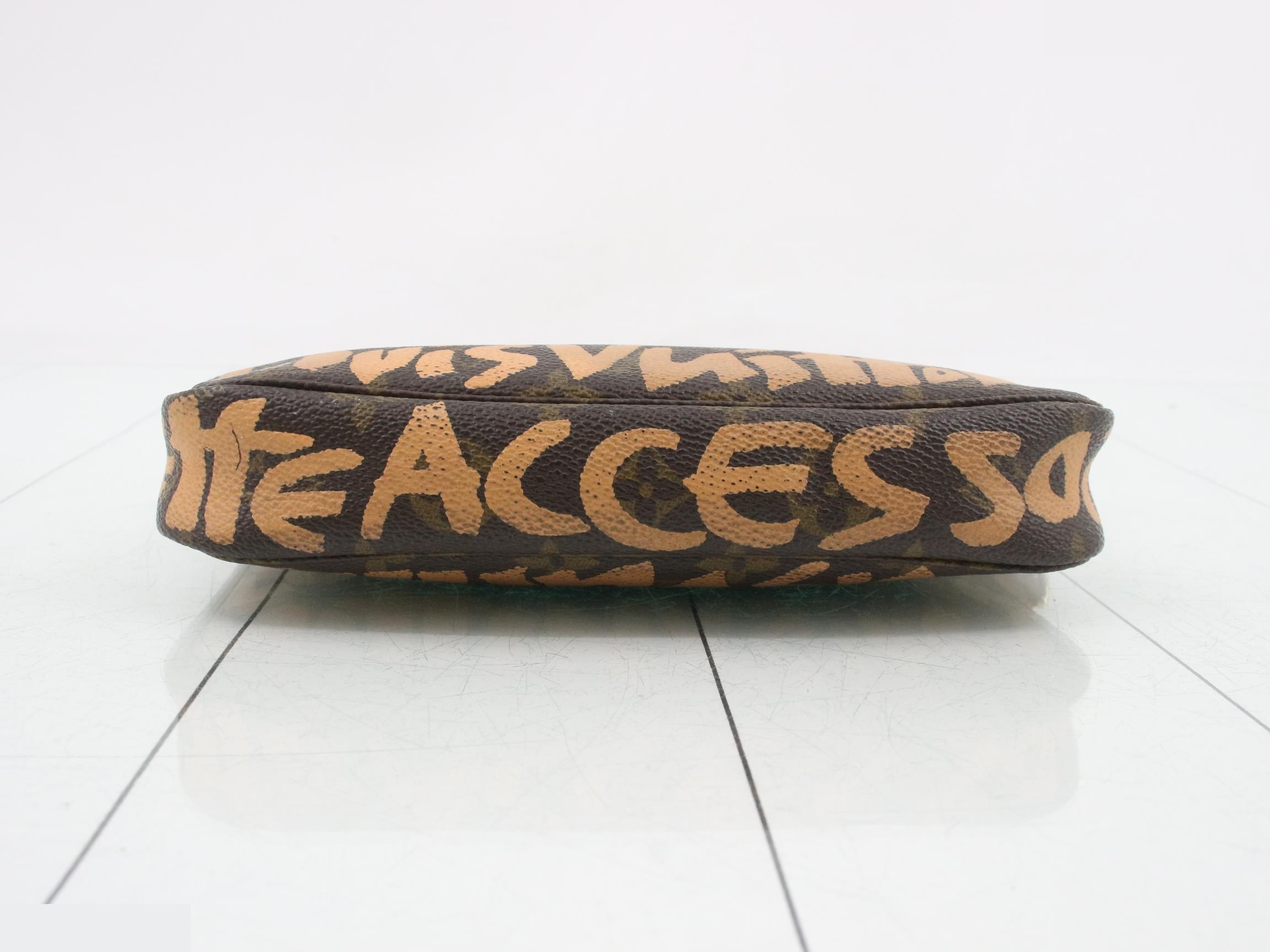 Pochette Accessoires Monogram Graffiti Accessory Pouch — view 3