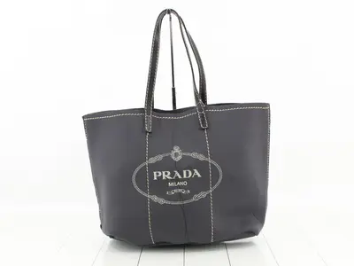 Neoprene tote bag with triangular logo