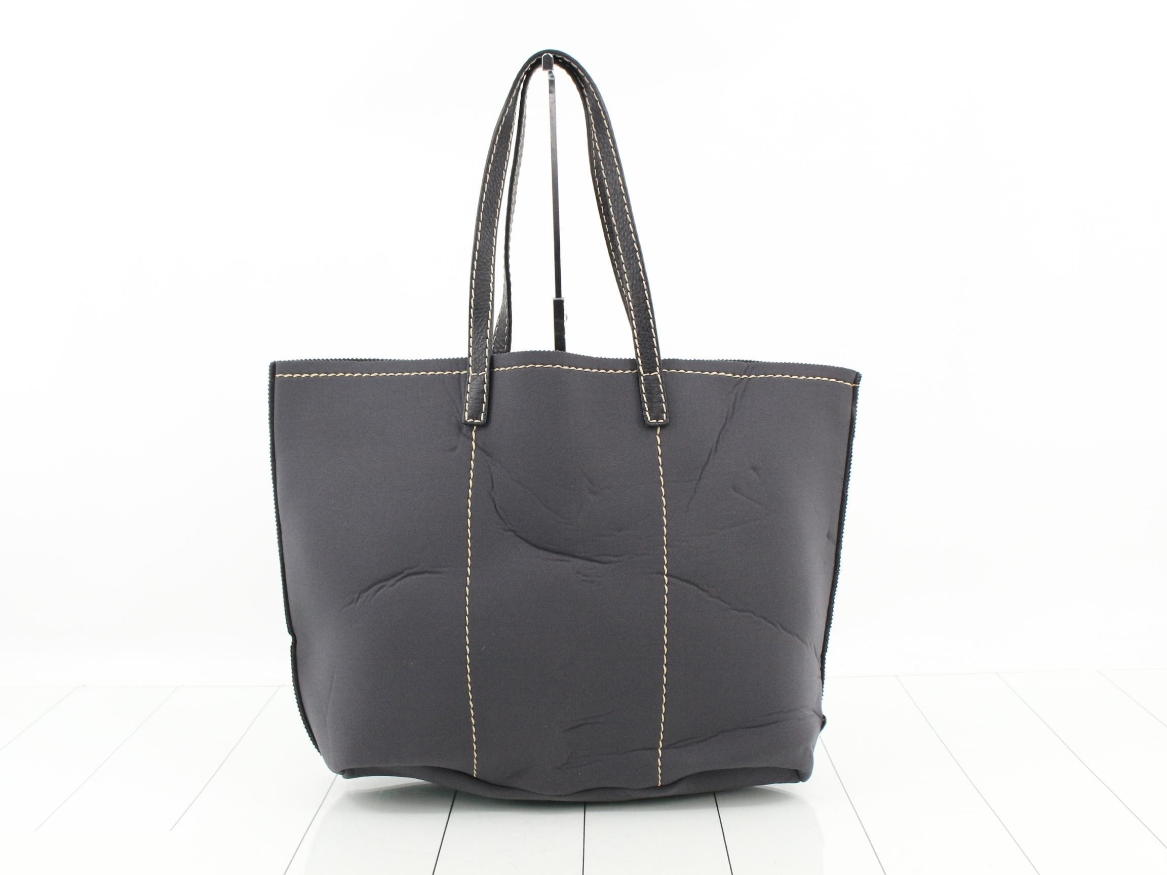 Neoprene tote bag with triangular logo — view 2
