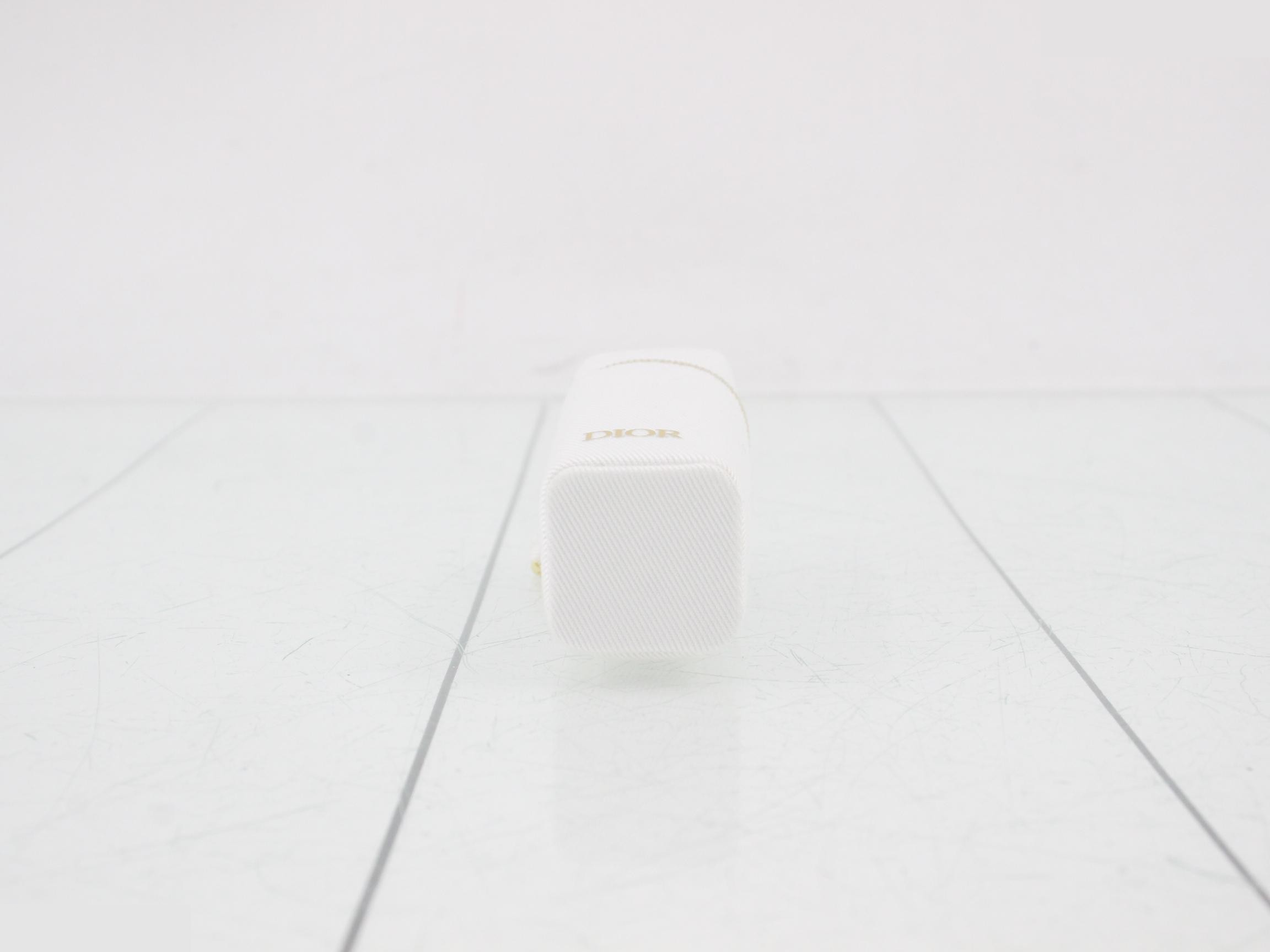 Lip case, white — view 3