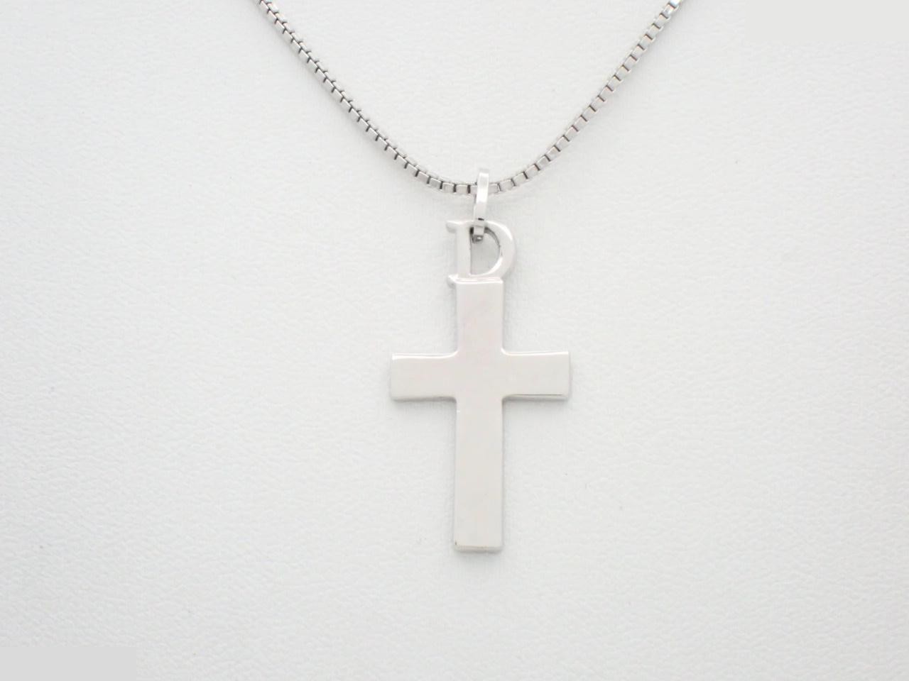 necklace, chain approximately 42cm