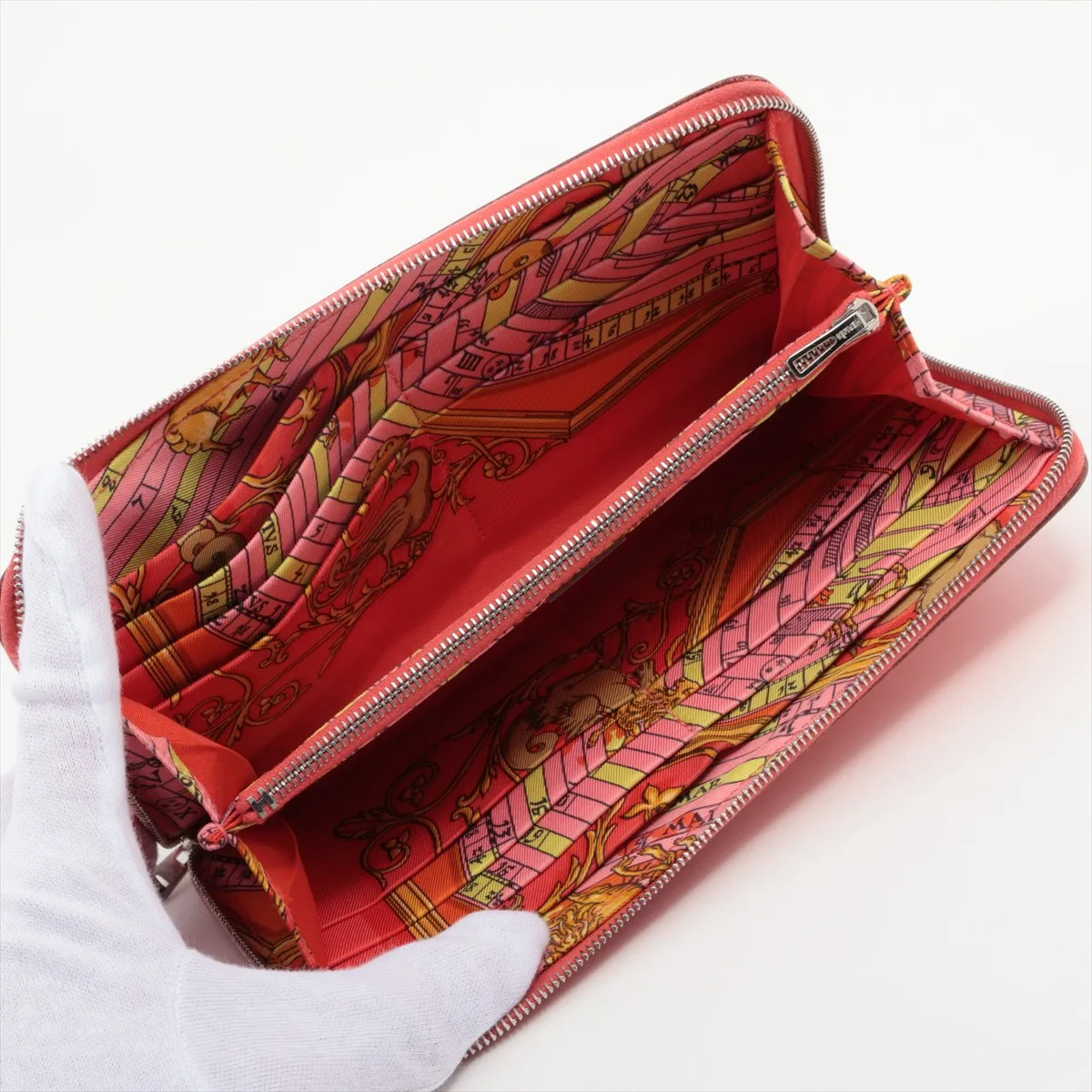 Azap Long Silk In Veau Epsom Round Zip Wallet Red Silver Hardware A: 2017 — view 3