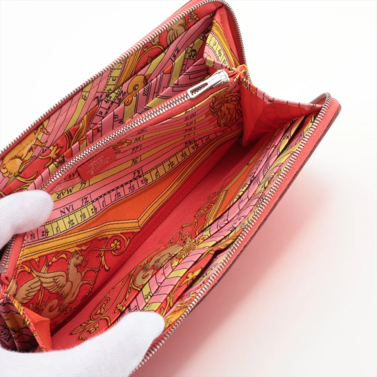 Azap Long Silk In Veau Epsom Round Zip Wallet Red Silver Hardware A: 2017 — view 6