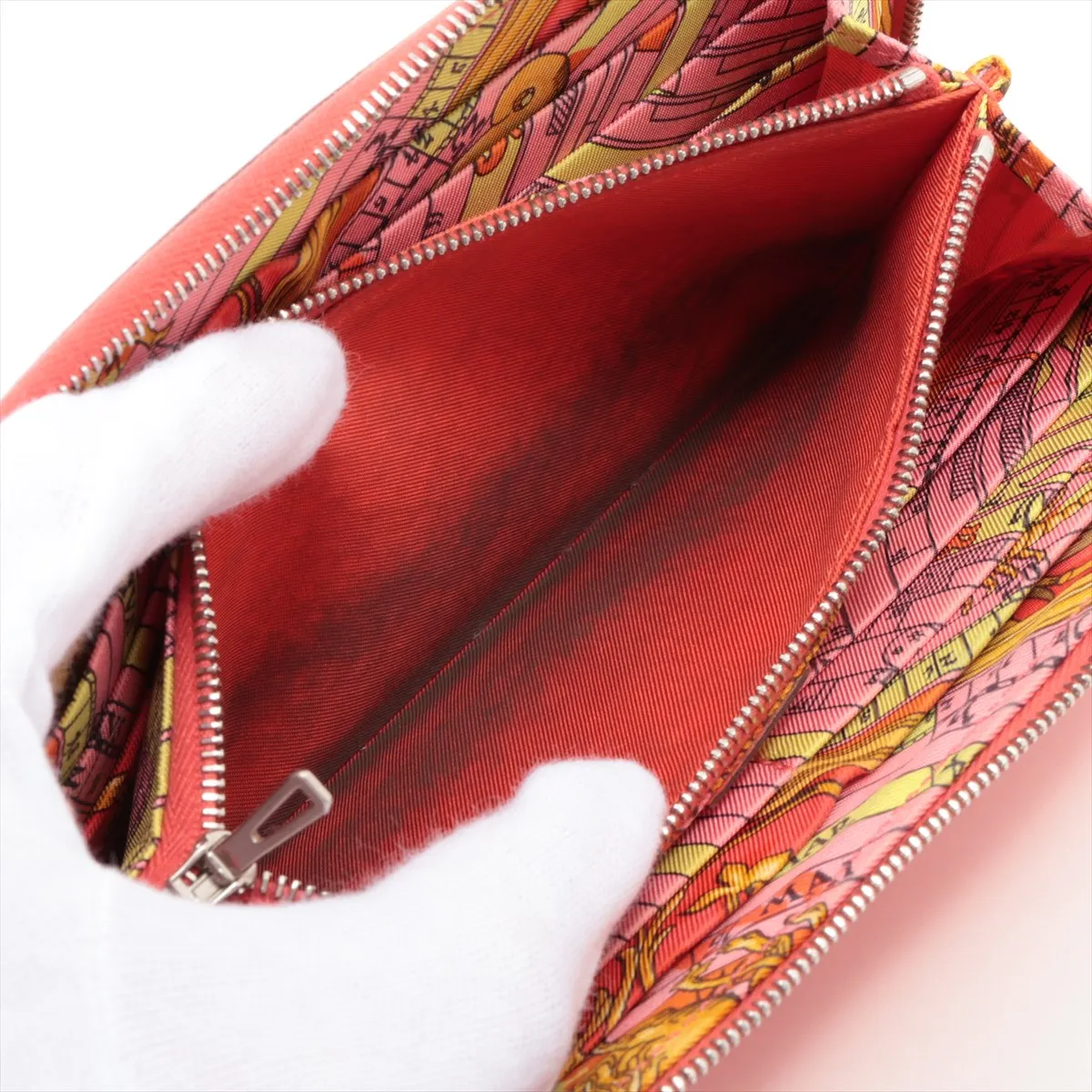 Azap Long Silk In Veau Epsom Round Zip Wallet Red Silver Hardware A: 2017 — view 8