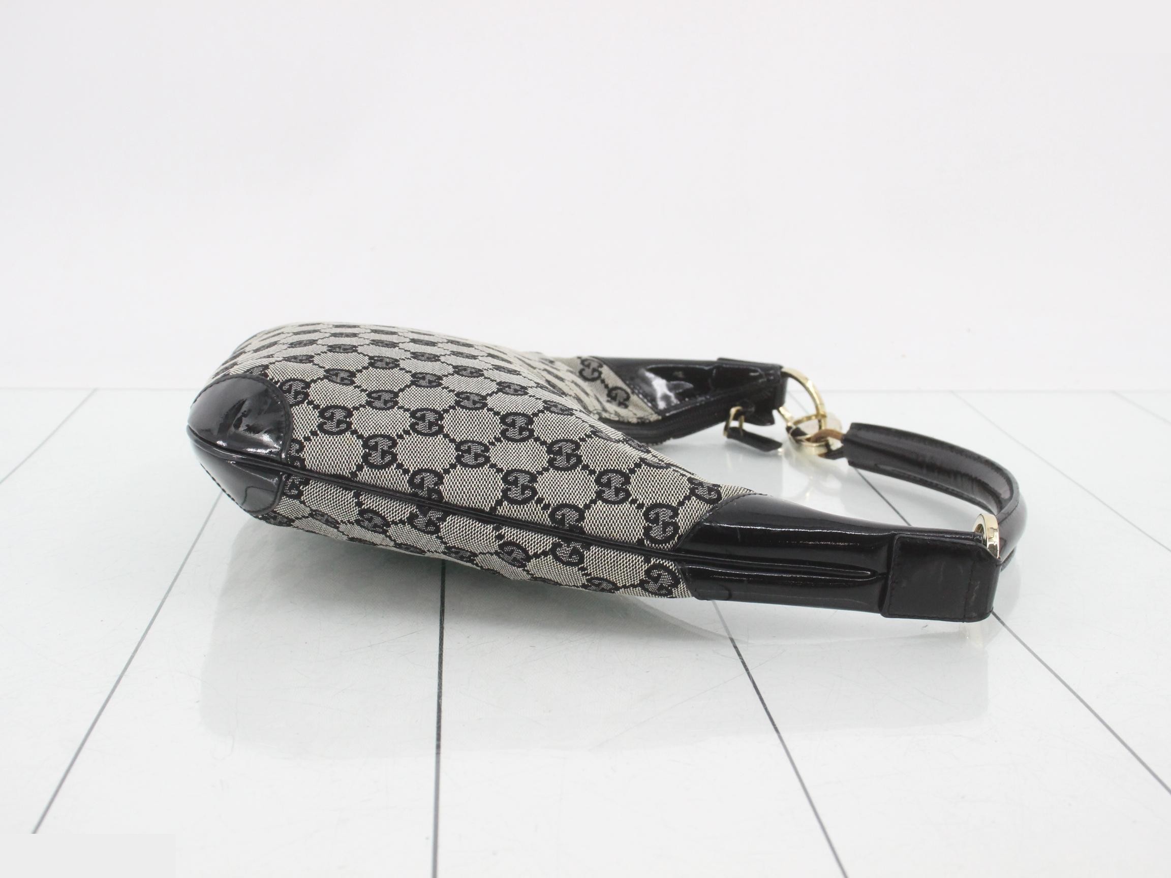 GG Canvas Croissant Hobo, Gray x Black, 22 x 18 x 2 cm — view 3