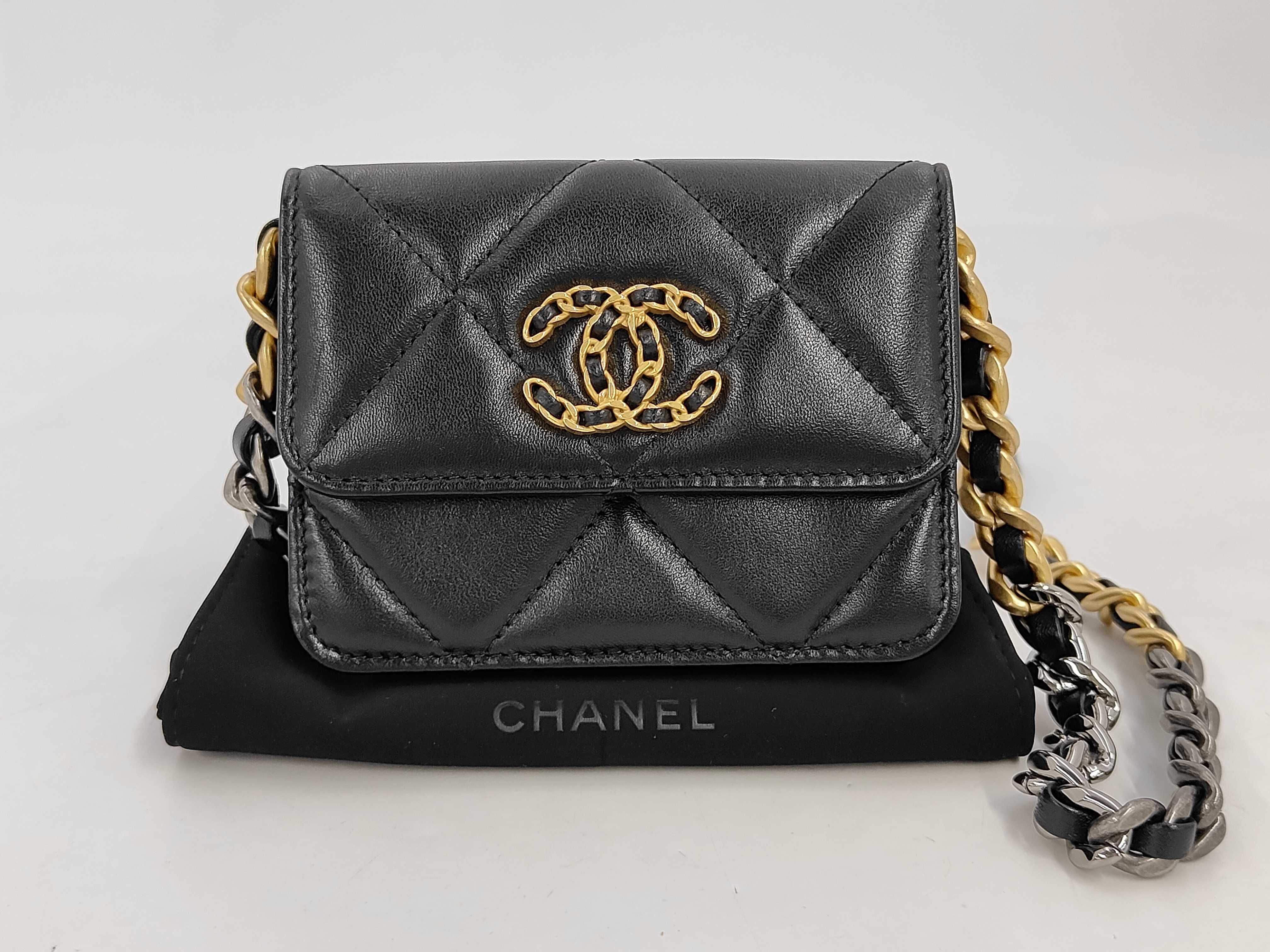 Matelassé Chain Shoulder Bag