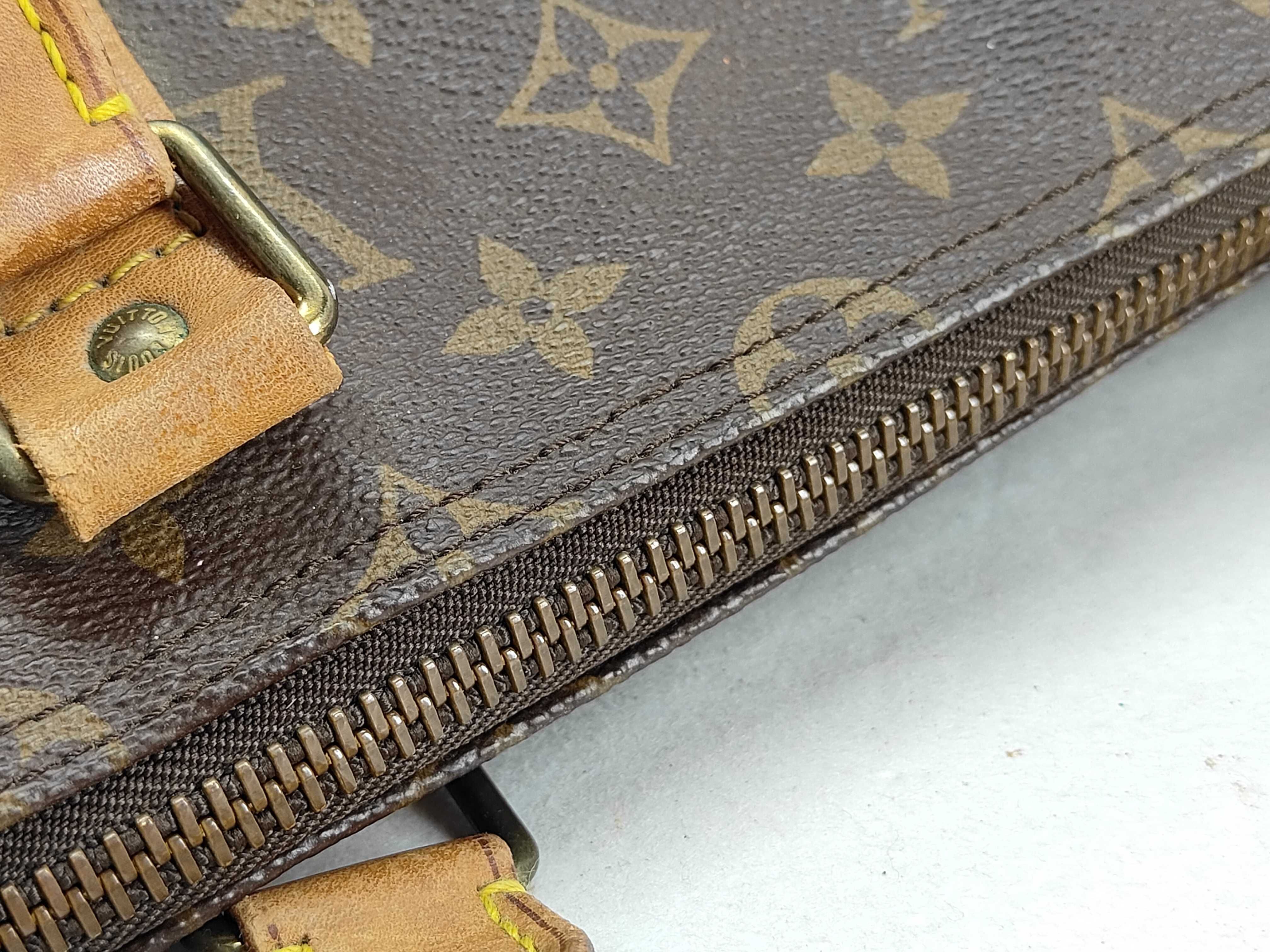 Monogram LV Keepall Bandoulière 55 Monogram Boston Bag — view 9