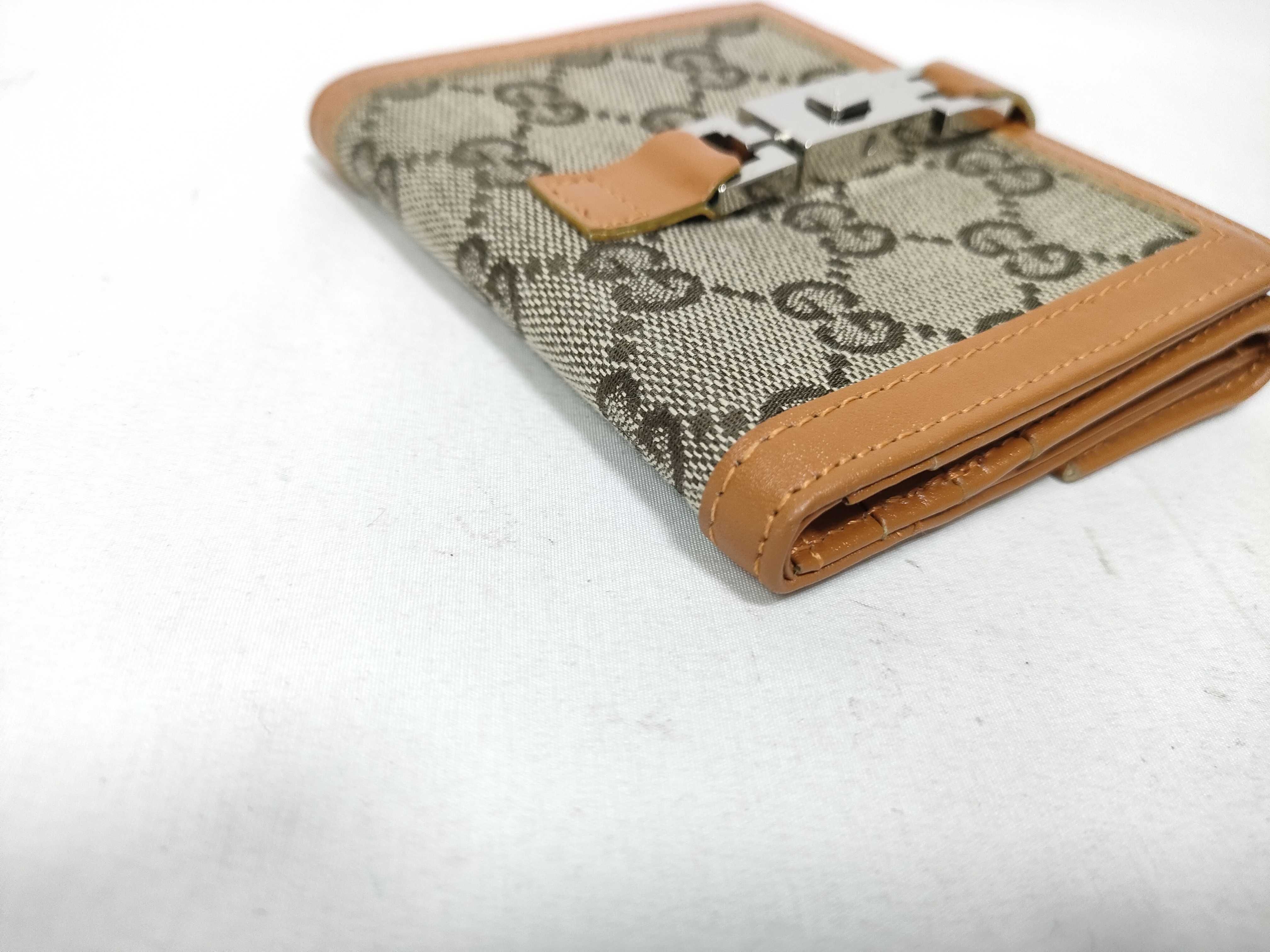 wallet — view 3