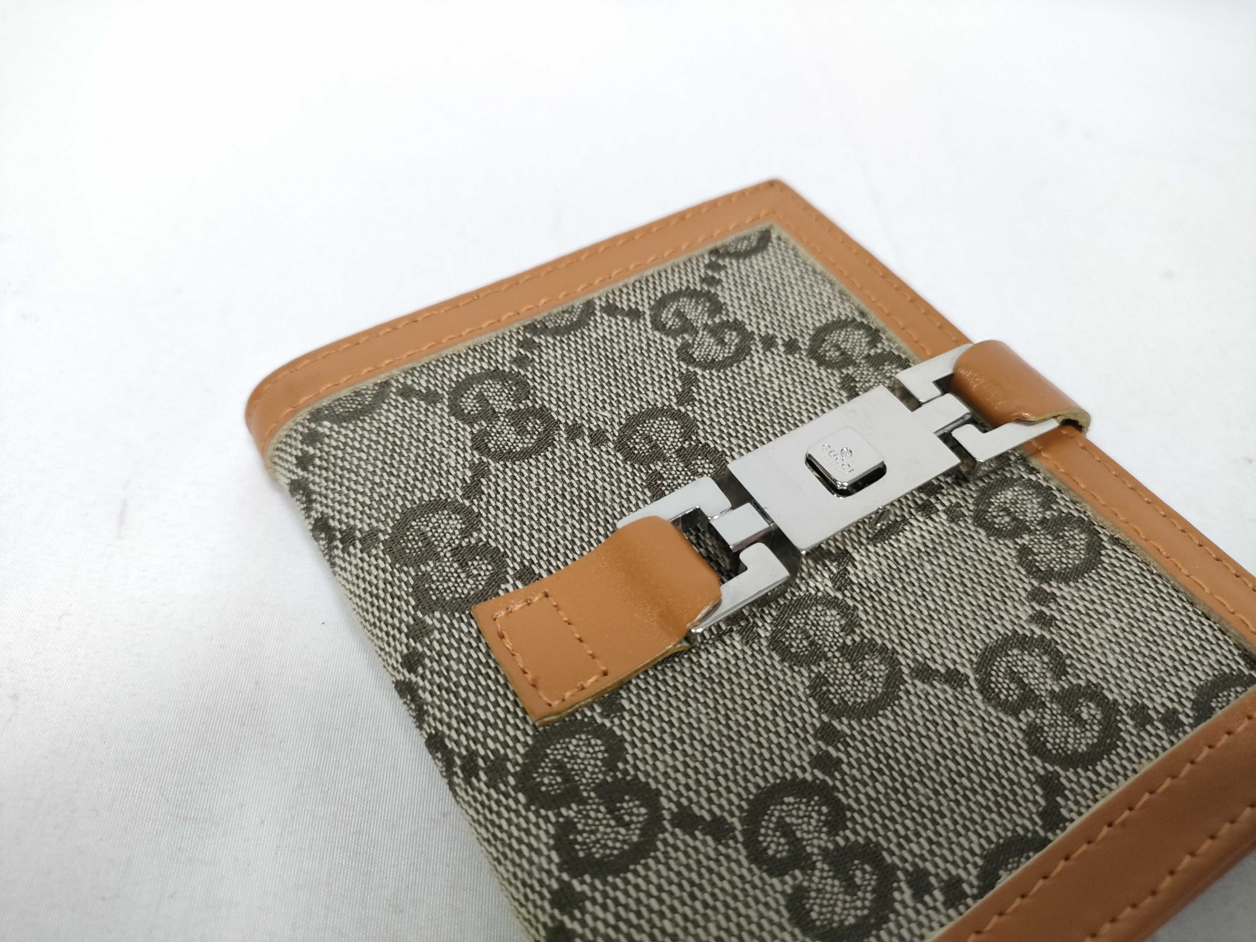 wallet — view 4