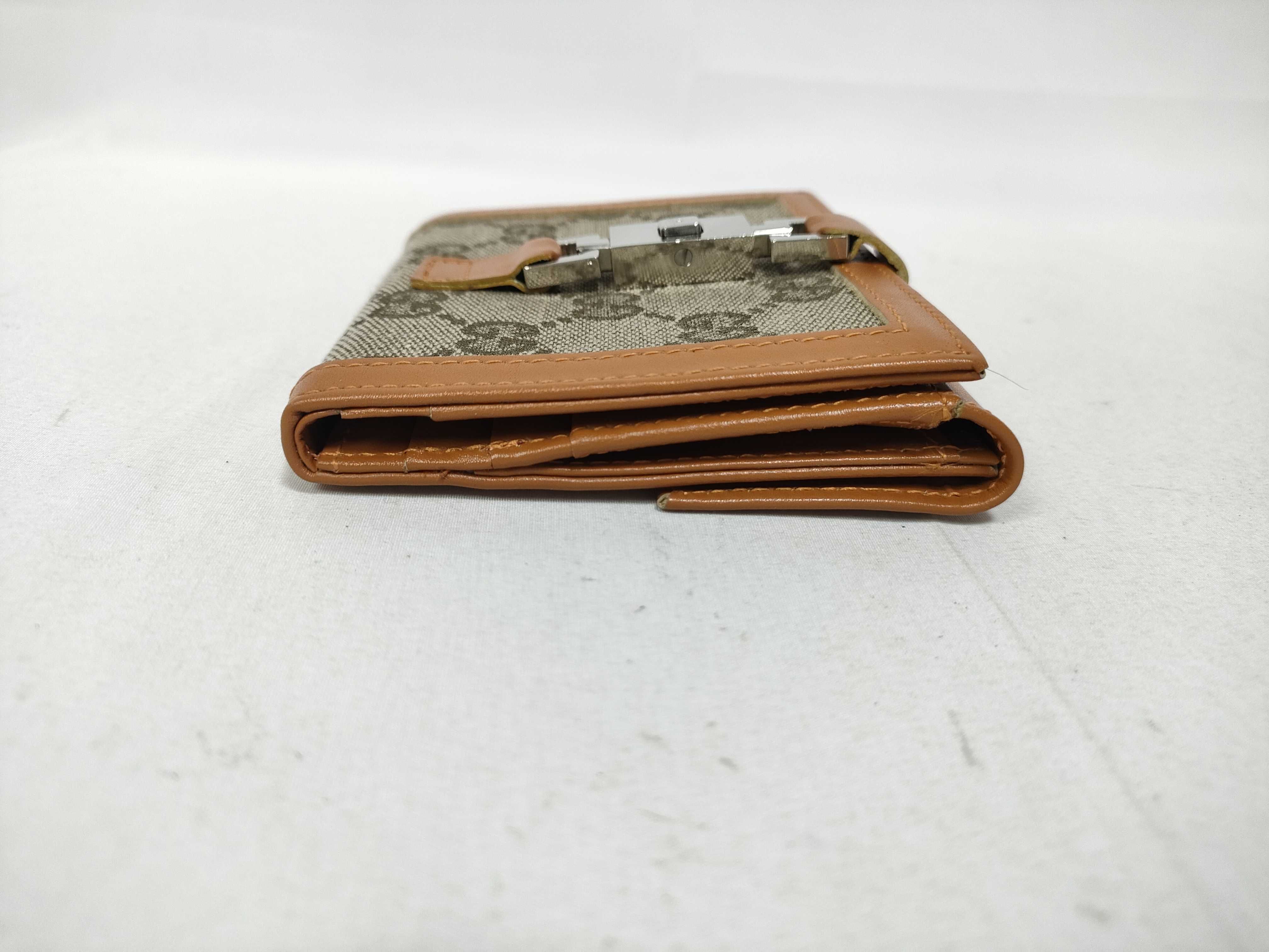 wallet — view 5