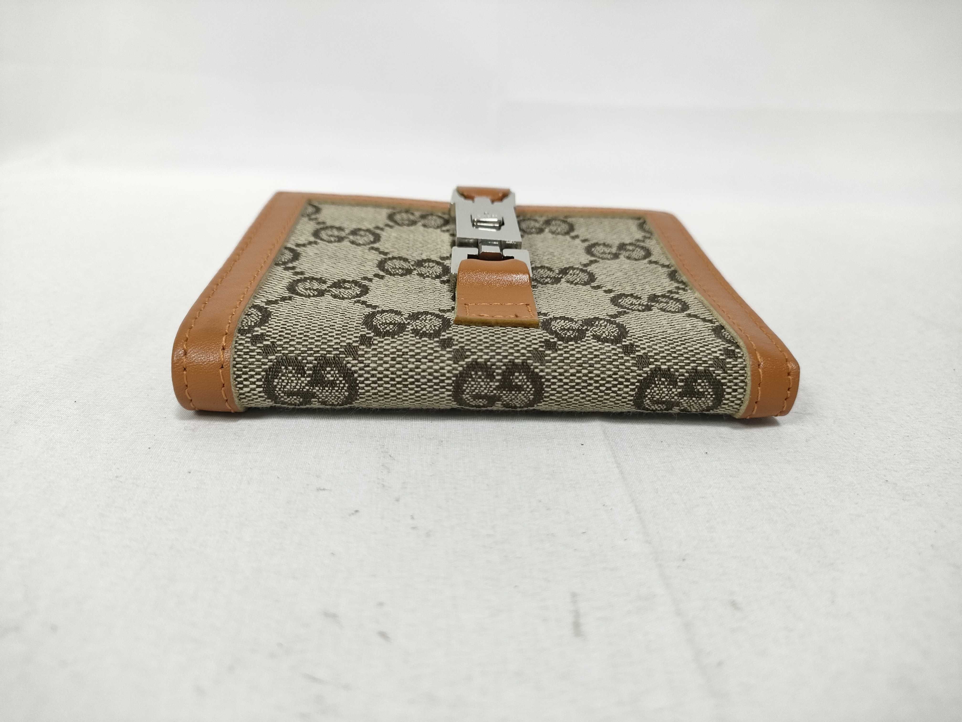 wallet — view 6