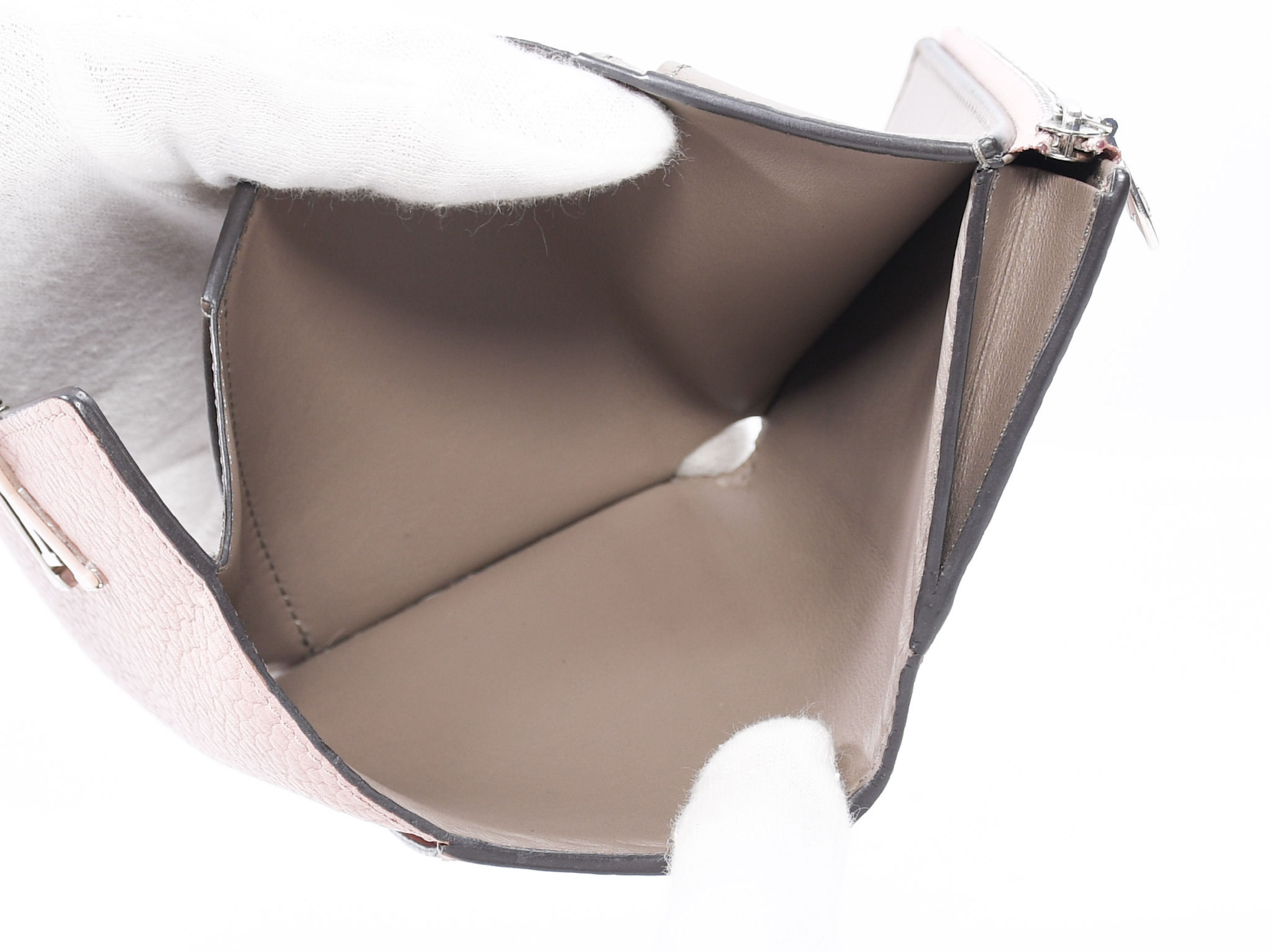 Portefeuille Capucines XS M68588 RA3119 Wallet with Box and Dust Bag — view 11