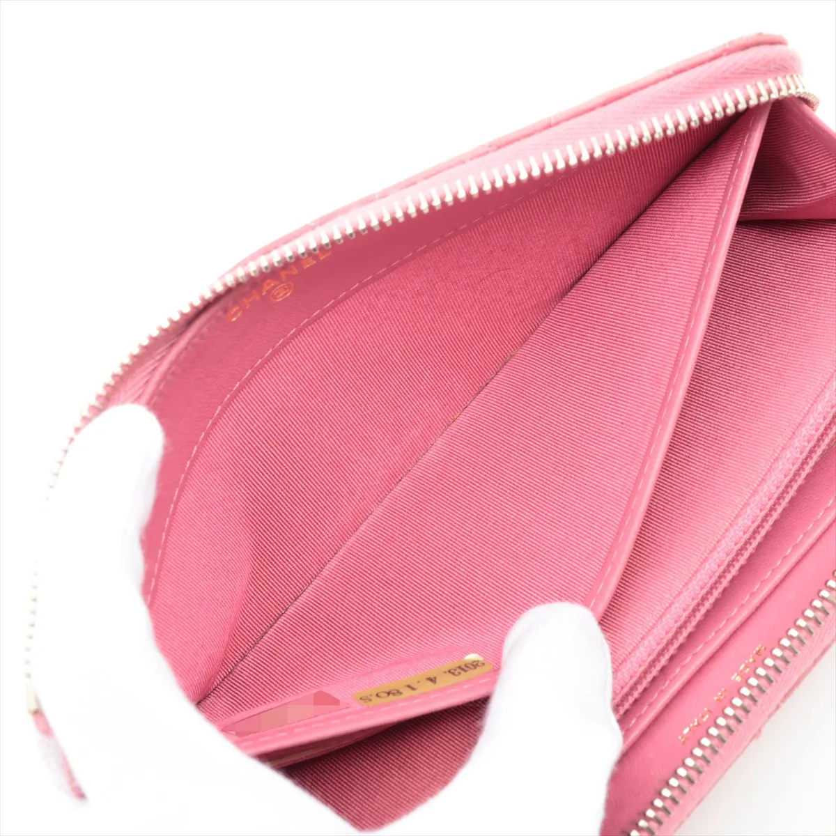 Matelassé Lambskin Long Wallet, Pink with Gold Hardware, 17896801 — view 4