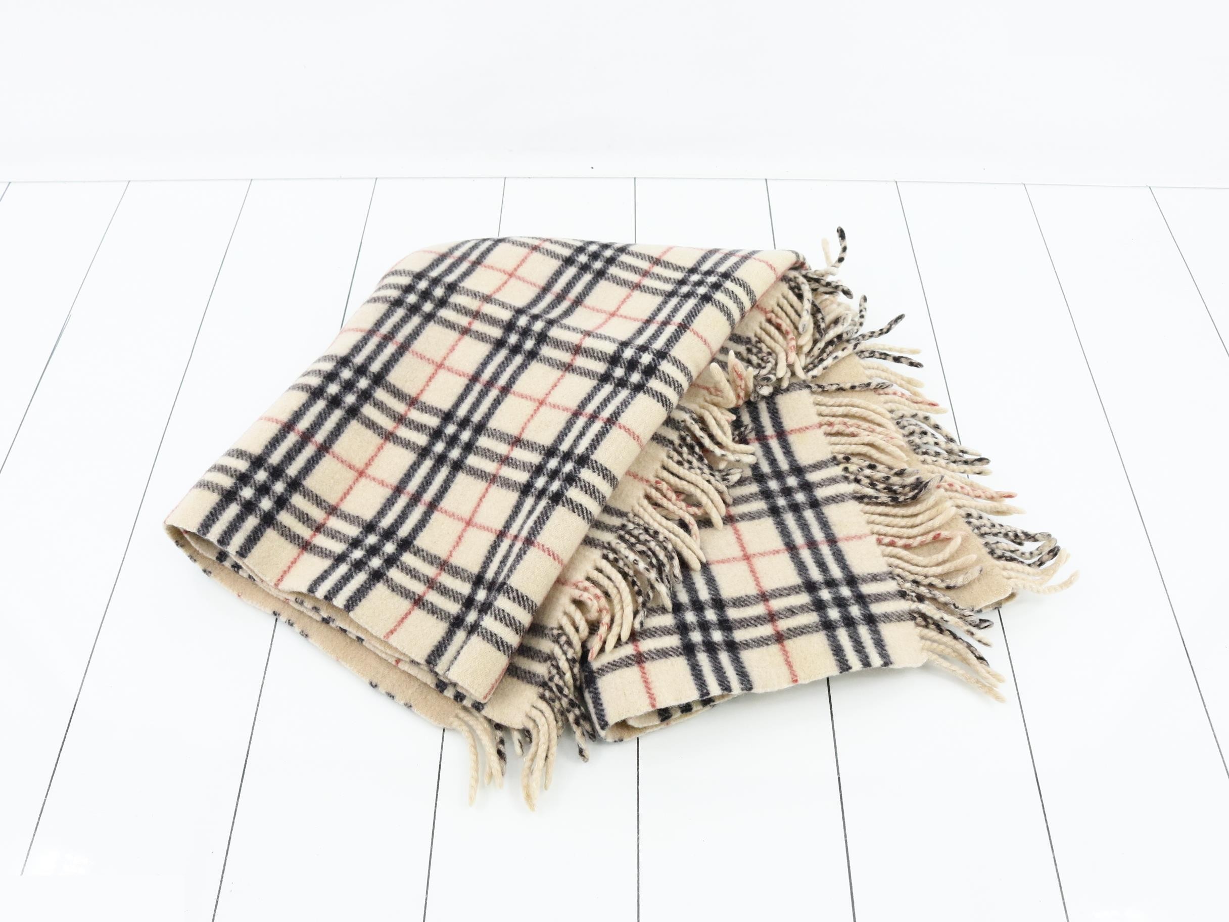Other items: accessories, shawls (lap blankets) — view 3