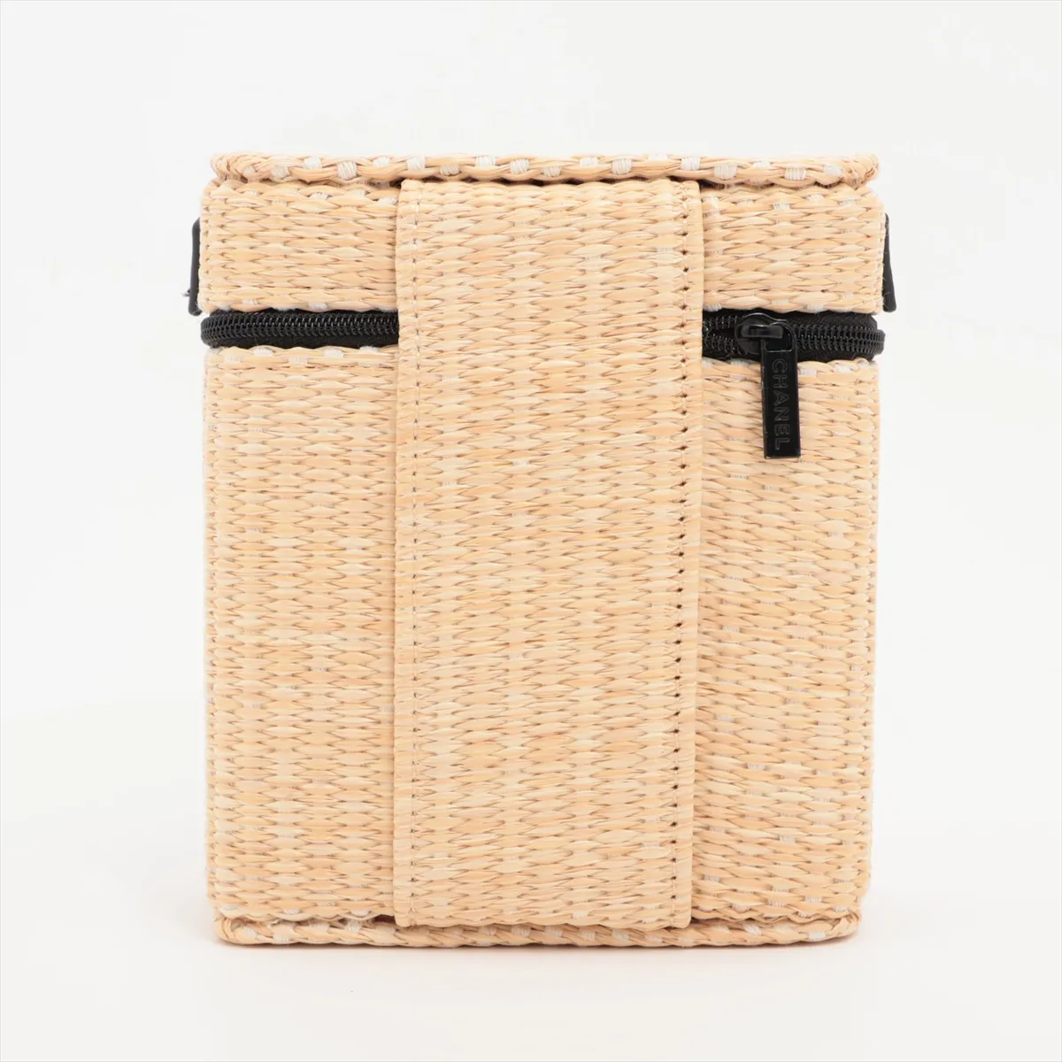 Les Beiges Panier des Essentiels Rattan Pouch, Natural with Black Hardware — view 2
