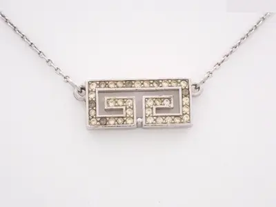 Silver necklace, chain approximately 37cm, chain is non-original.