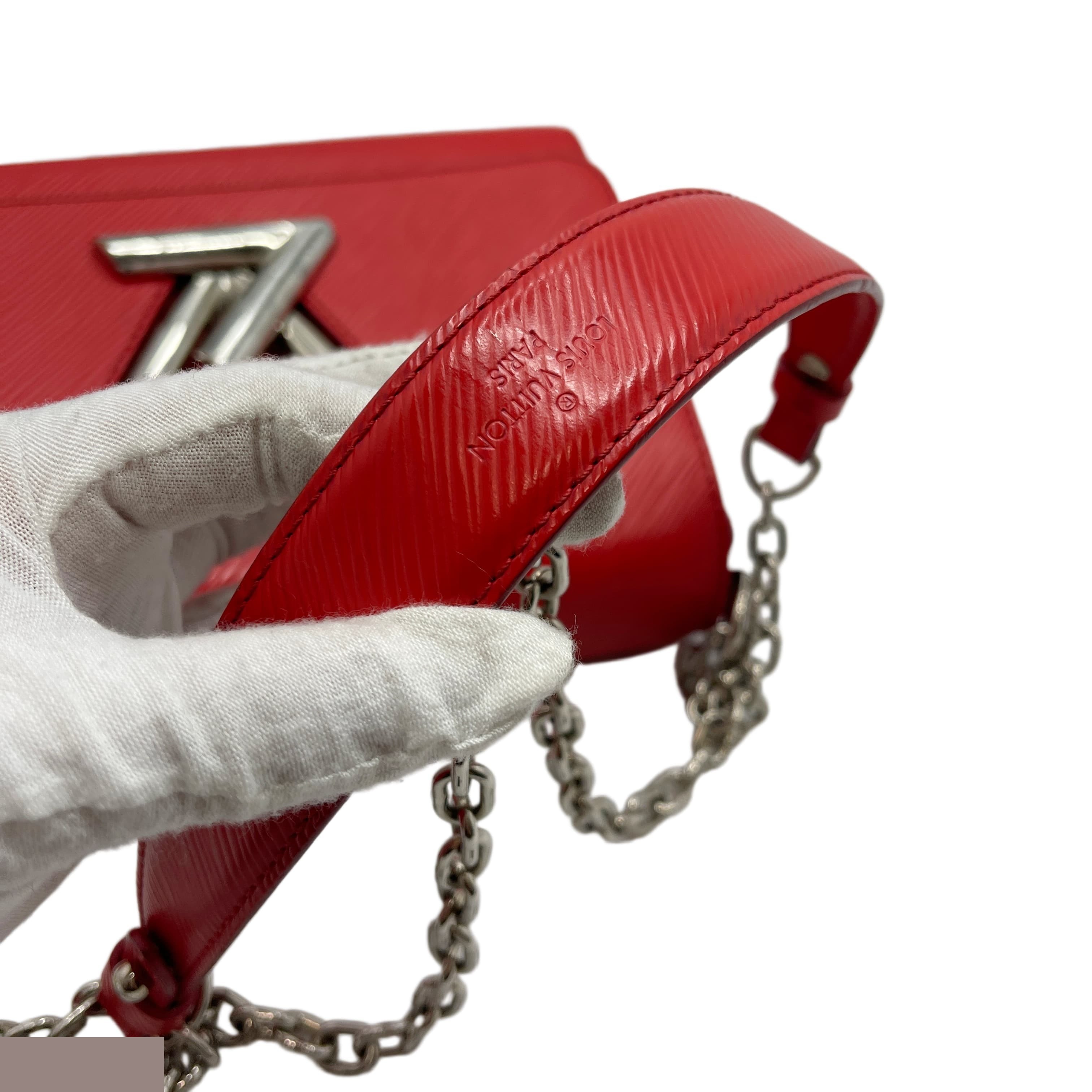 Twist MM Shoulder Bag — view 8