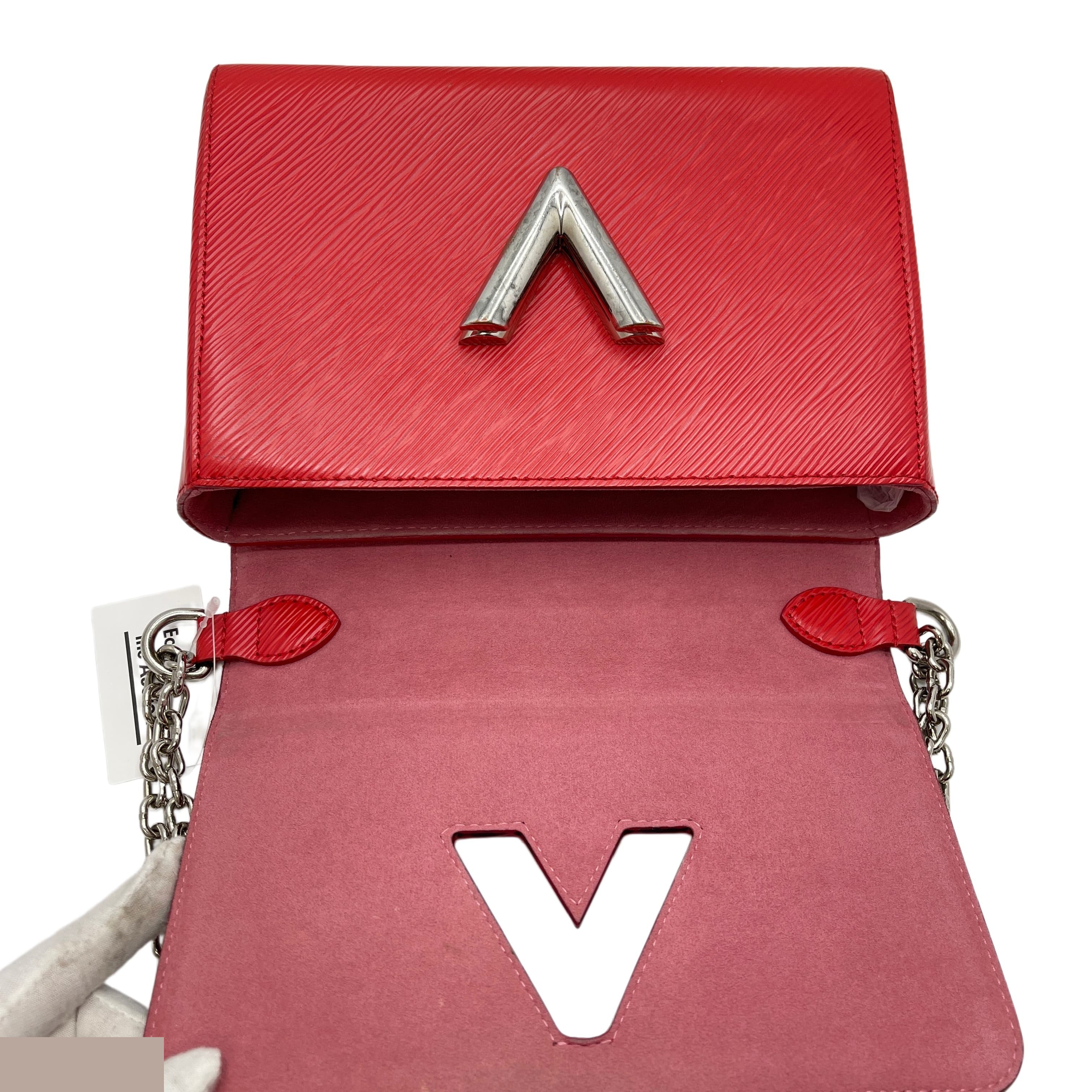 Twist MM Shoulder Bag — view 9