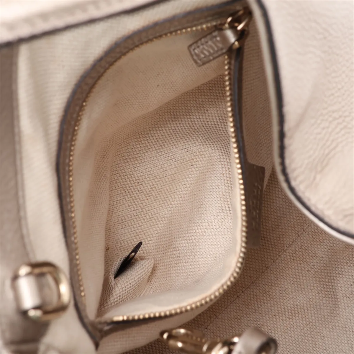 Soho 336751 Leather 2-Way Handbag Gold — view 9