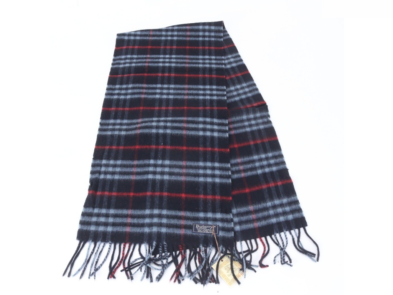 Tag attached, 100% silk Nova Check scarf.
