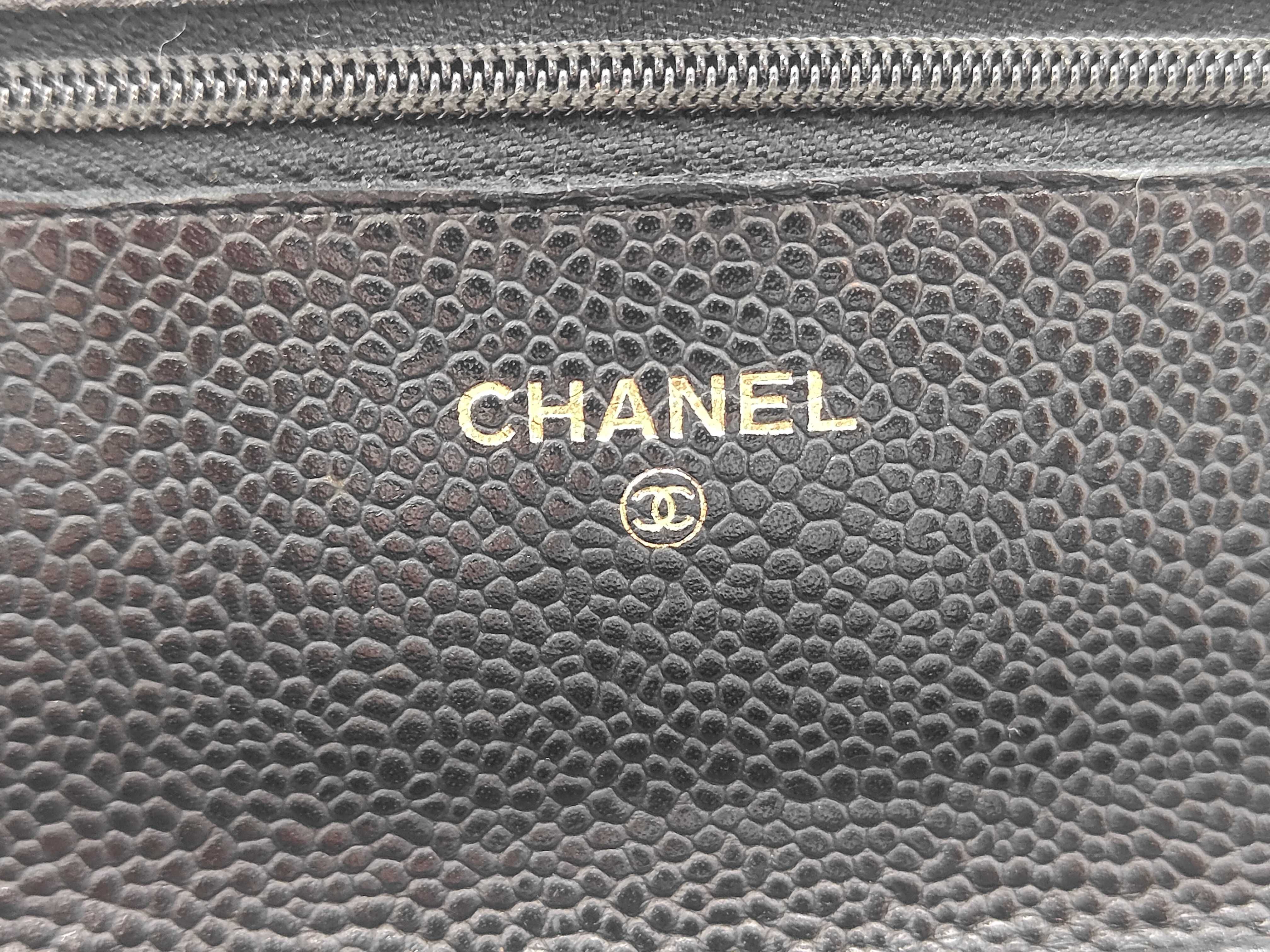 Caviar Skin Chain Wallet Shoulder Bag — view 11