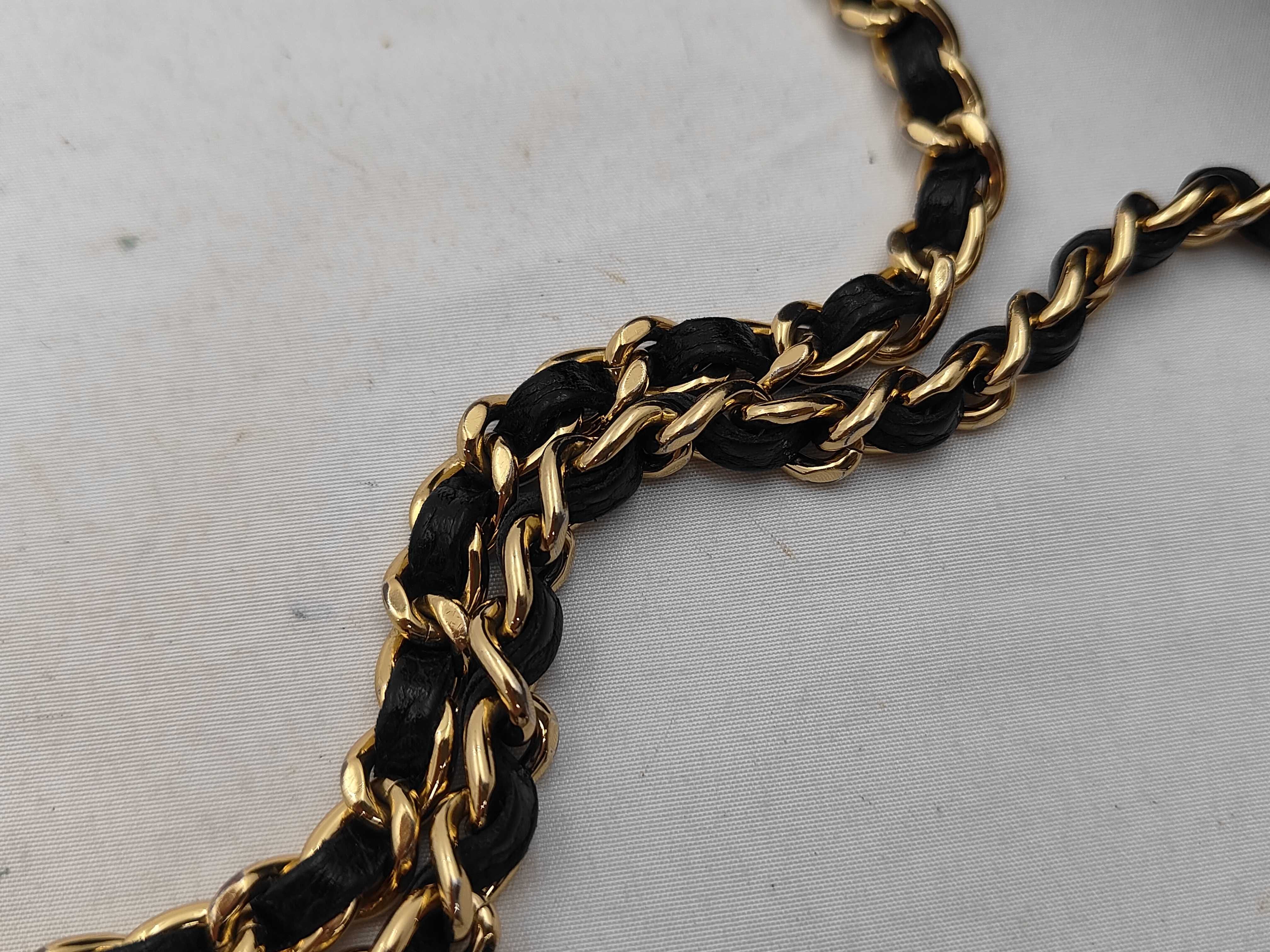 Caviar Skin Chain Wallet Shoulder Bag — view 4