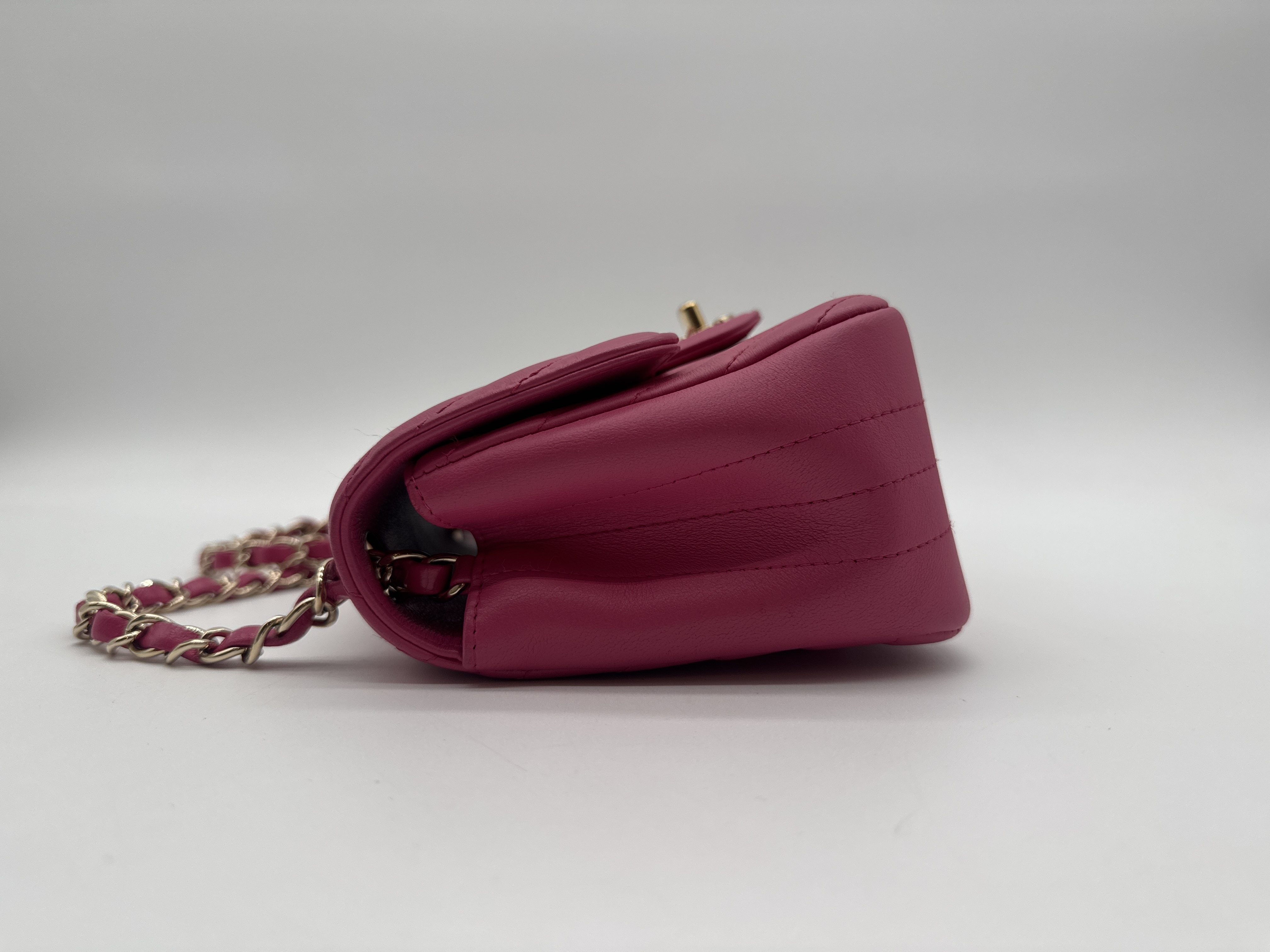 Lambskin Chevron V-Stitch Pink Shoulder Bag — view 4