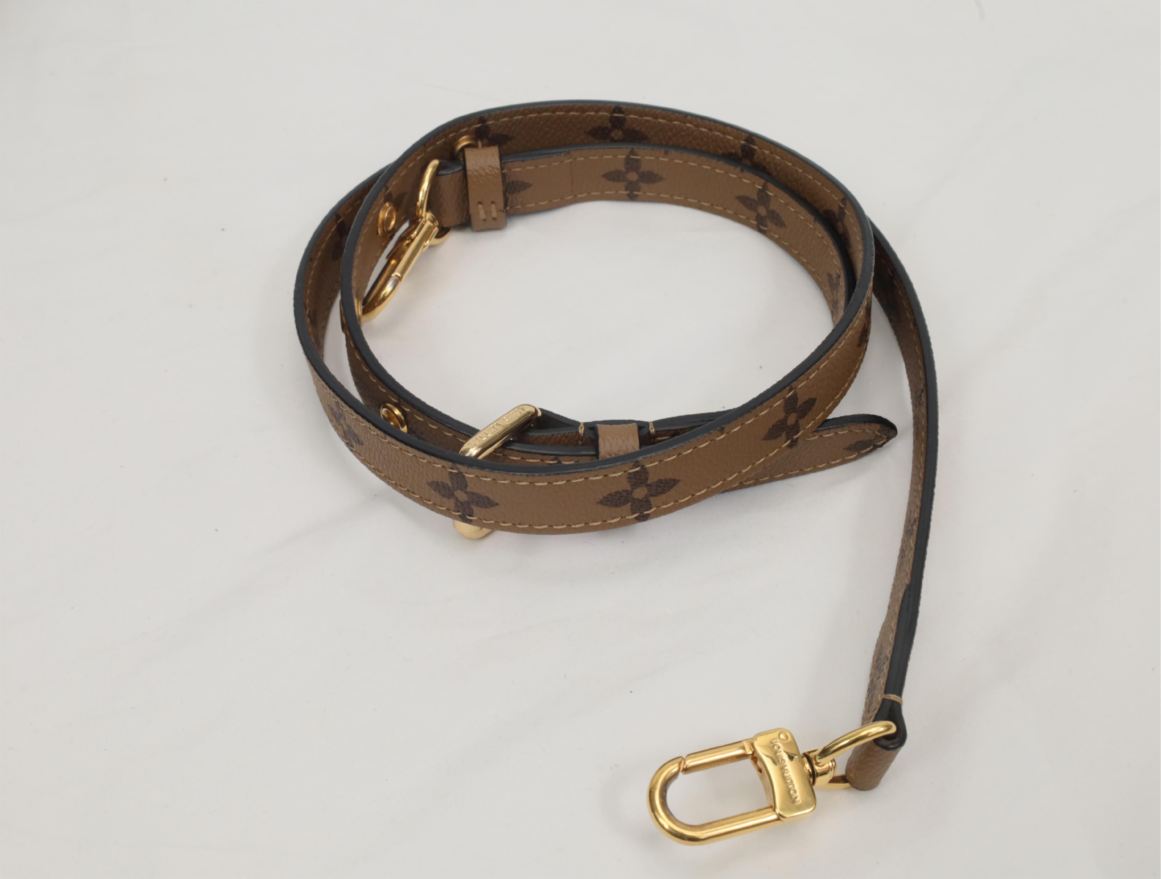 Pochette Metis MM M44876 Shoulder Bag — view 13