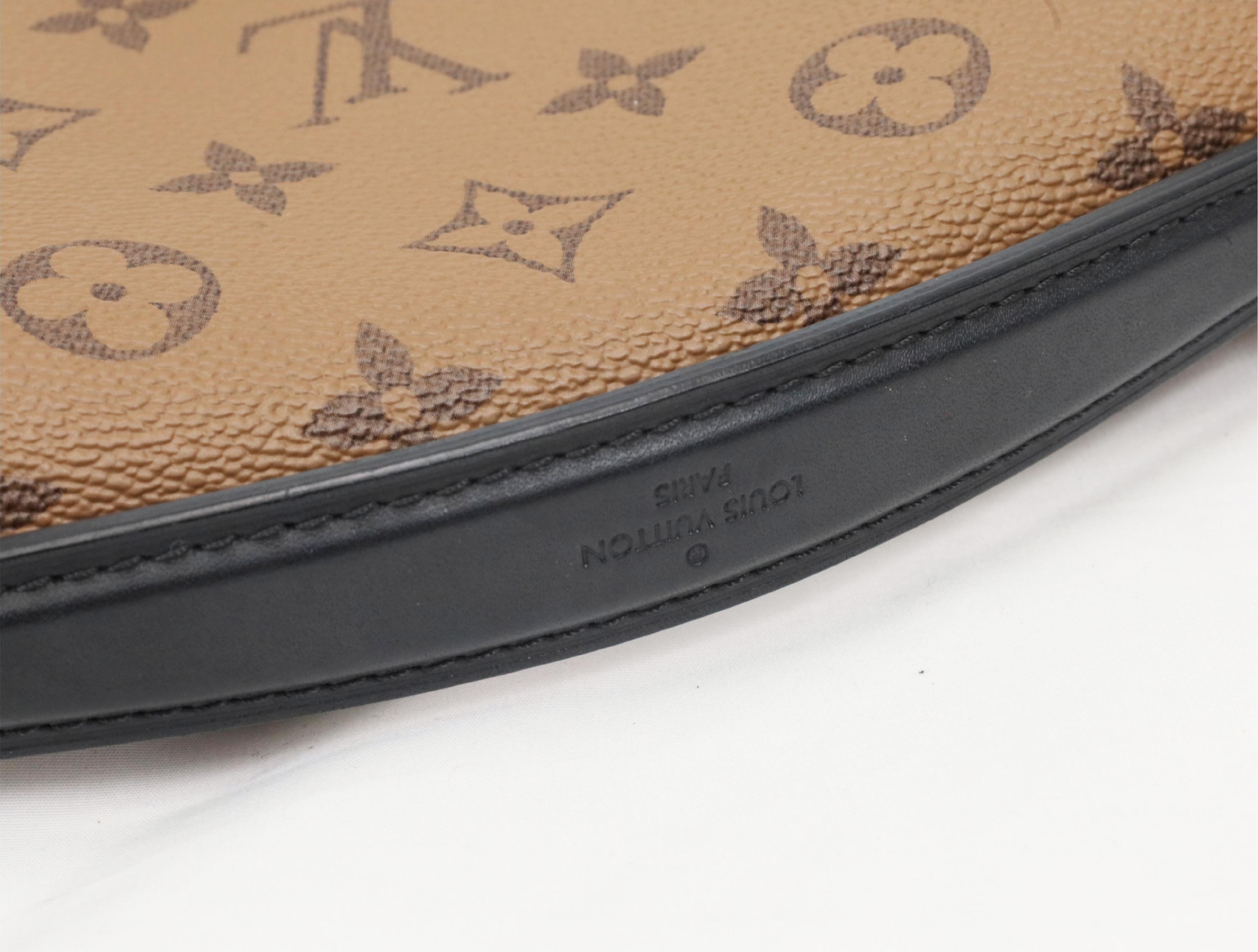 Pochette Metis MM M44876 Shoulder Bag — view 3