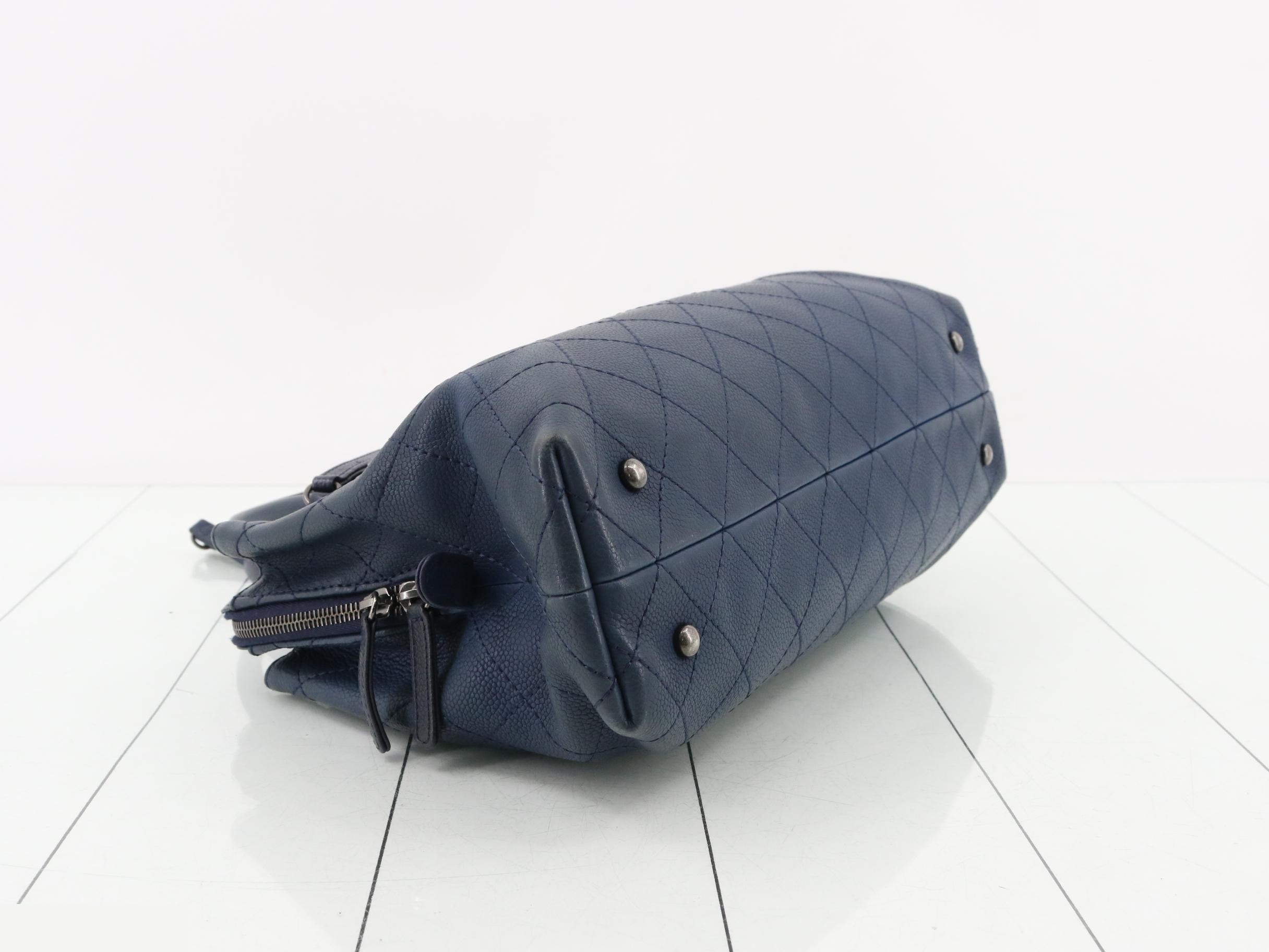 Matelassé handbag with chain shoulder strap, serial number 21. — view 5