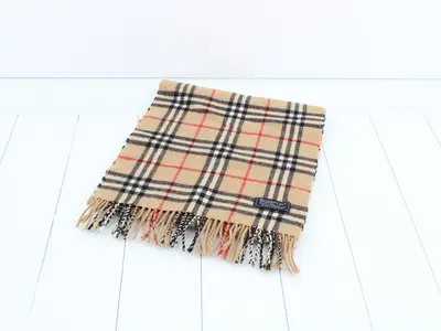 check pattern, 100% lamb's wool, beige.