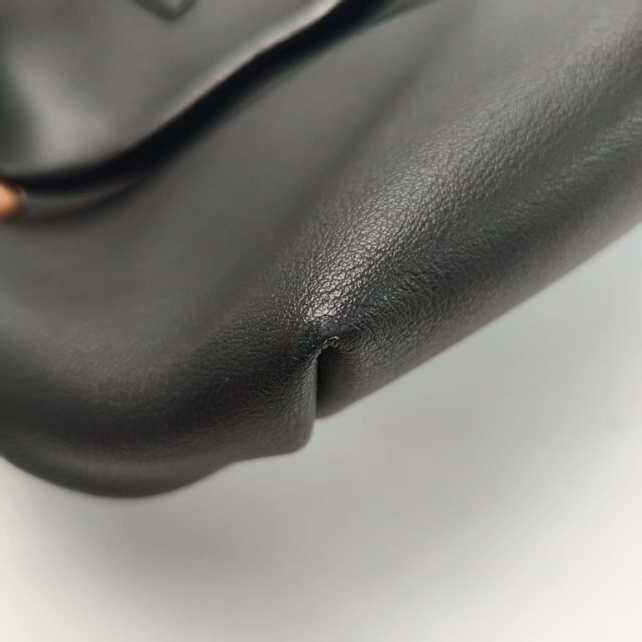 【*Shipped from: China*】Yves Saint Laurent Leather Handbag — view 11
