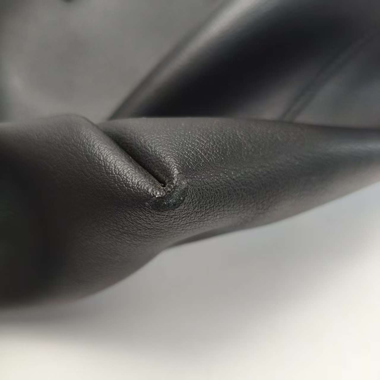 【*Shipped from: China*】Yves Saint Laurent Leather Handbag — view 12