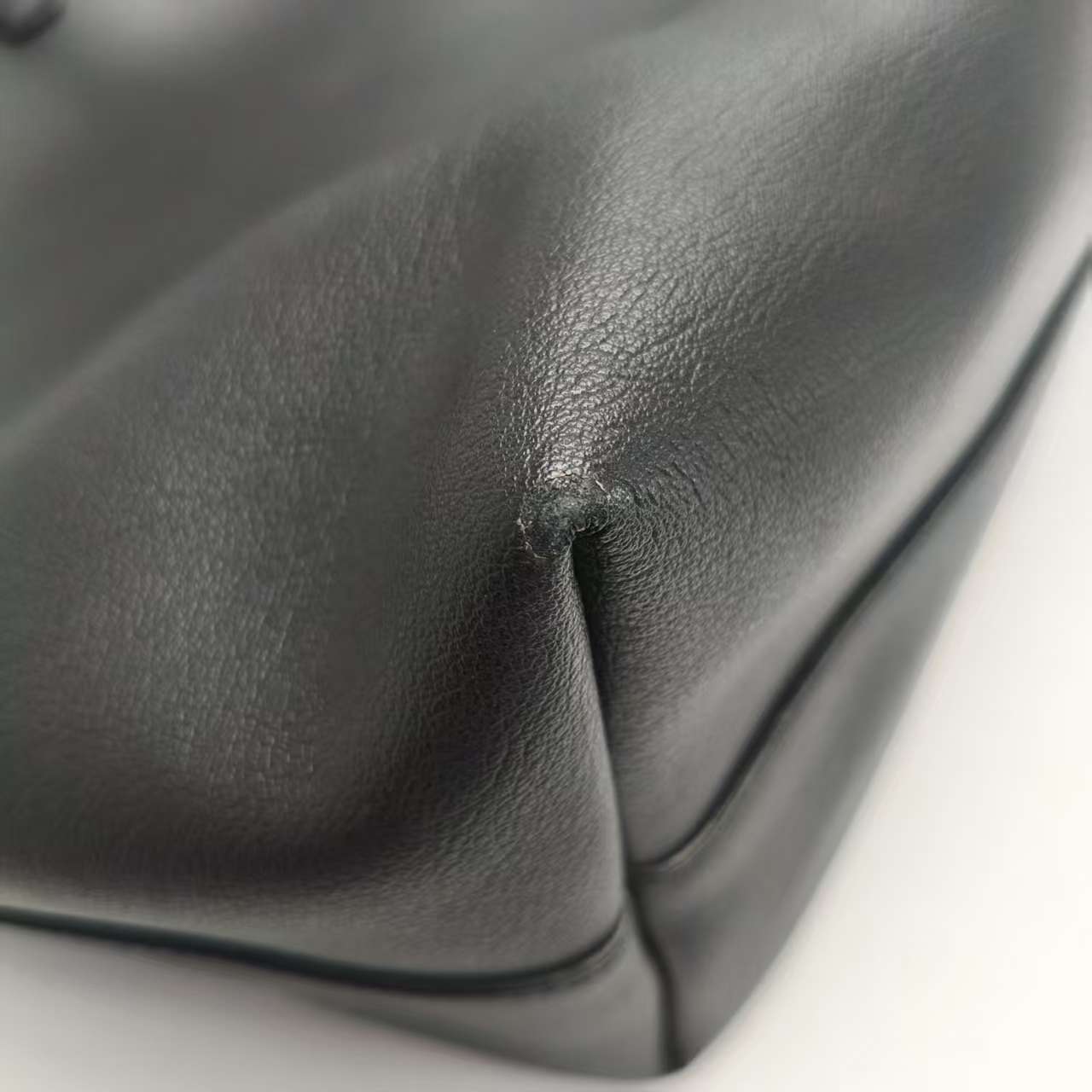 【*Shipped from: China*】Yves Saint Laurent Leather Handbag — view 3
