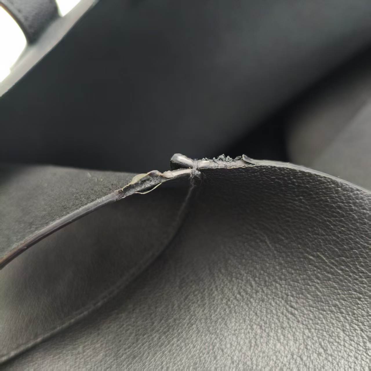【*Shipped from: China*】Yves Saint Laurent Leather Handbag — view 8