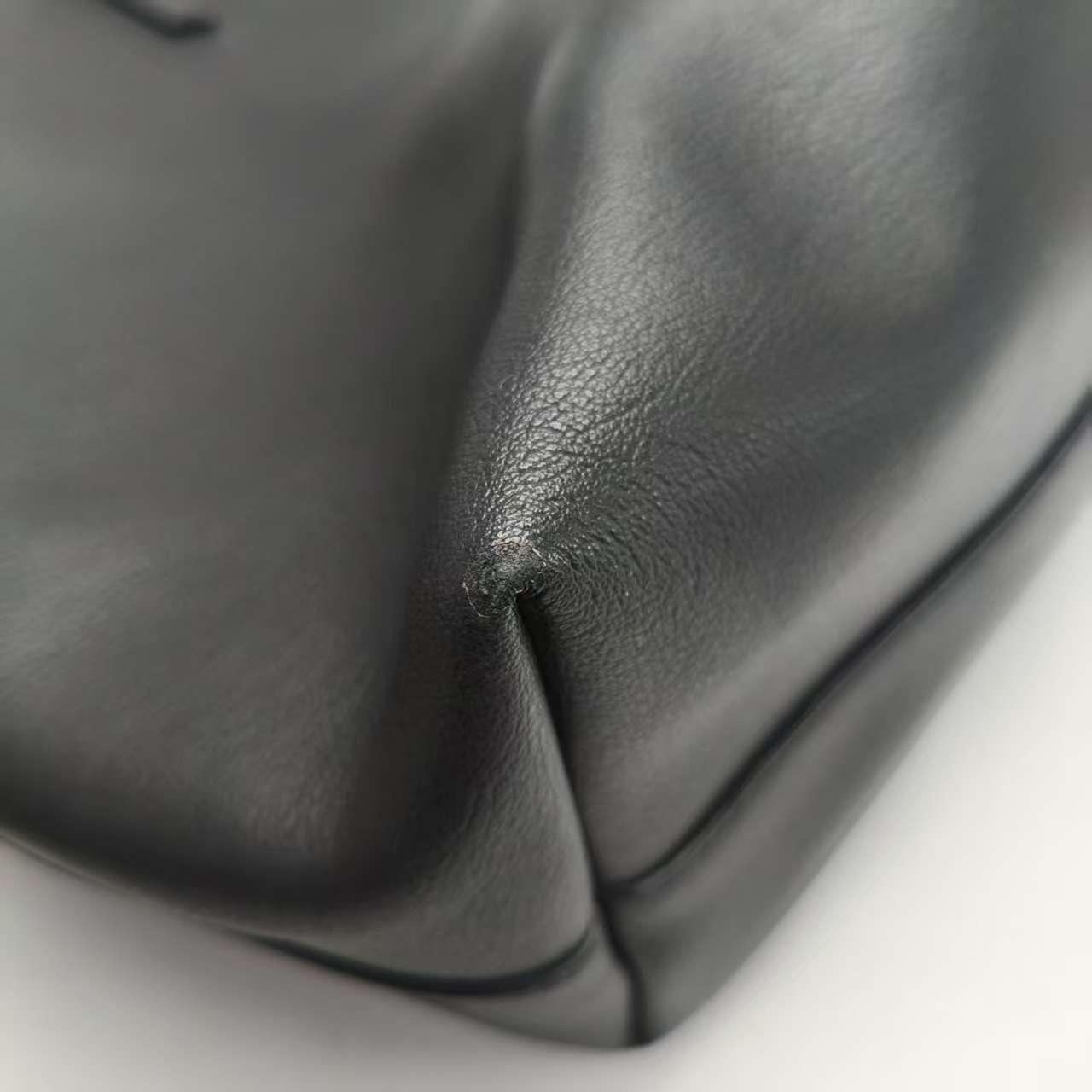 【*Shipped from: China*】Yves Saint Laurent Leather Handbag — view 9