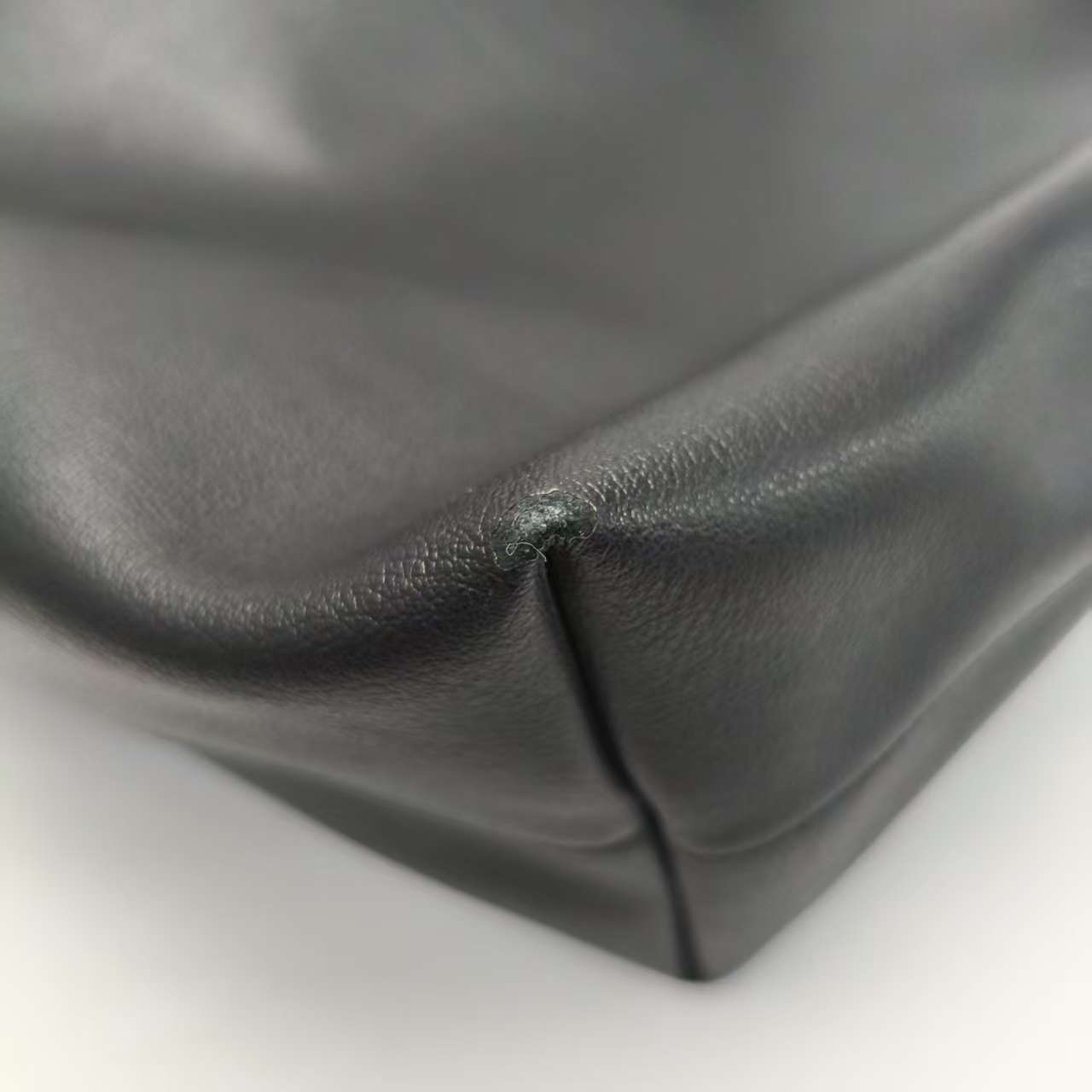 【*Shipped from: China*】Yves Saint Laurent Leather Handbag — view 10
