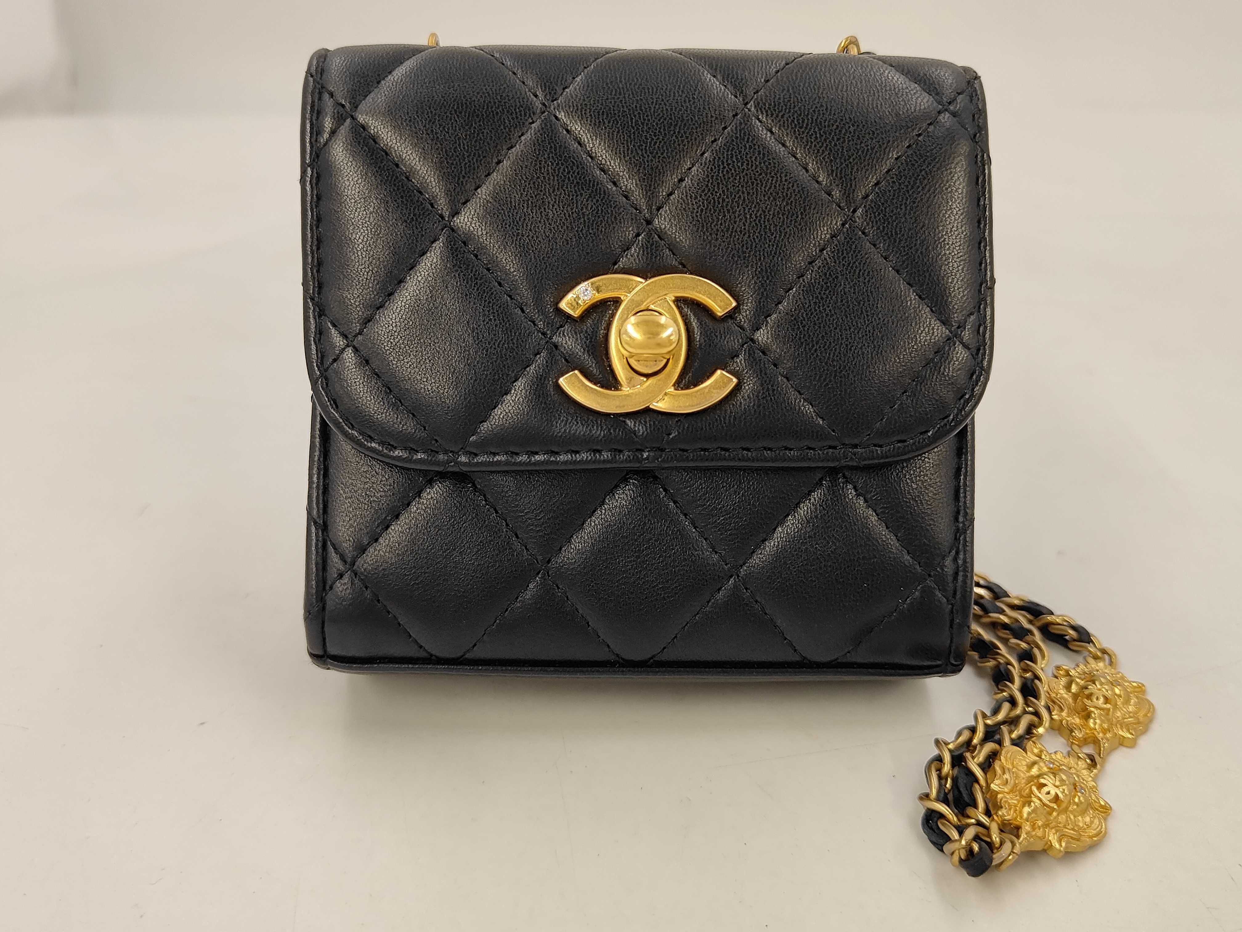 Matelassé Chain Wallet Shoulder Bag