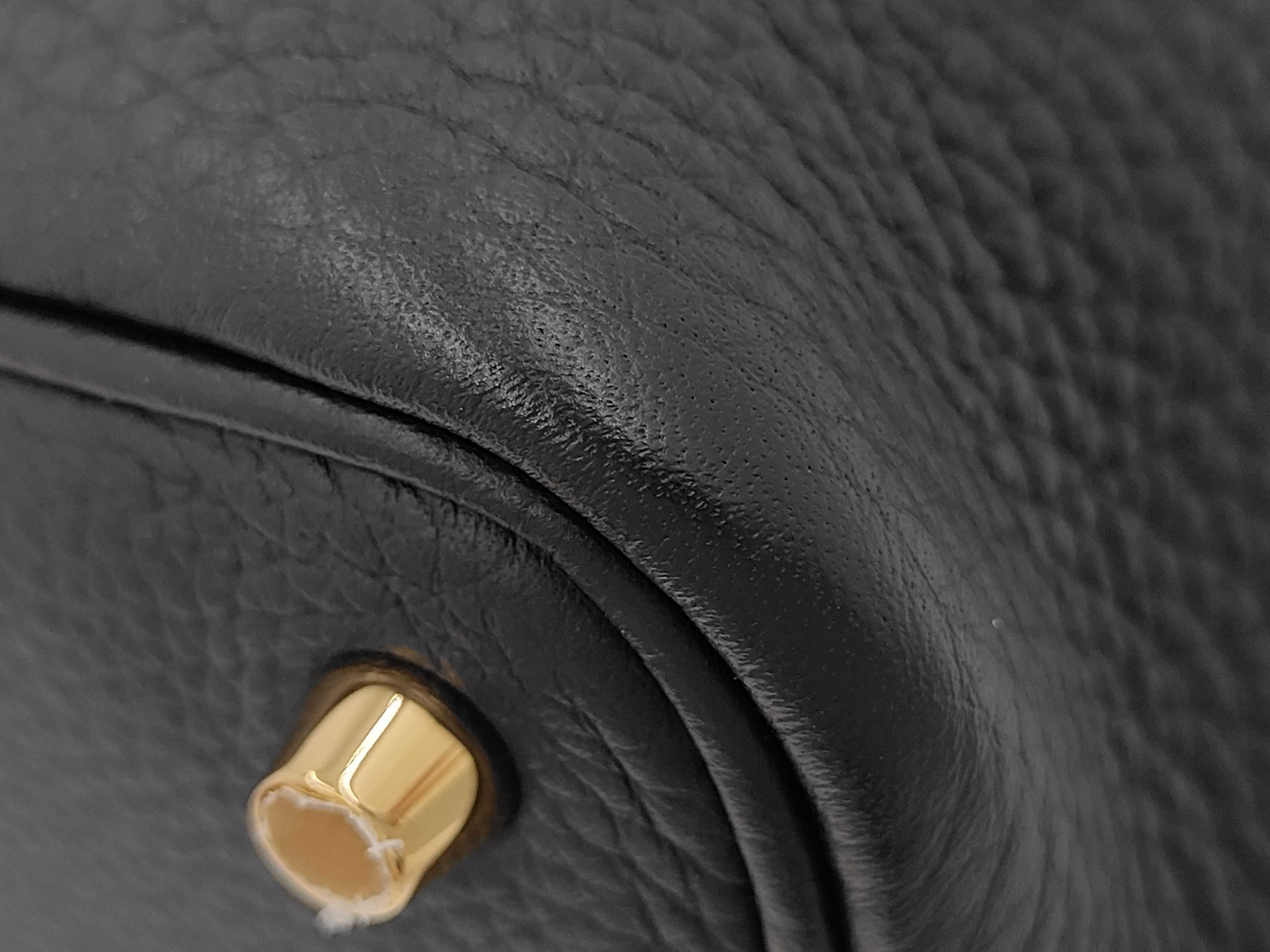 Picotin Lock PM W-stamp Taurillon Clemence Leather Noir Gold Hardware Handbag — view 4
