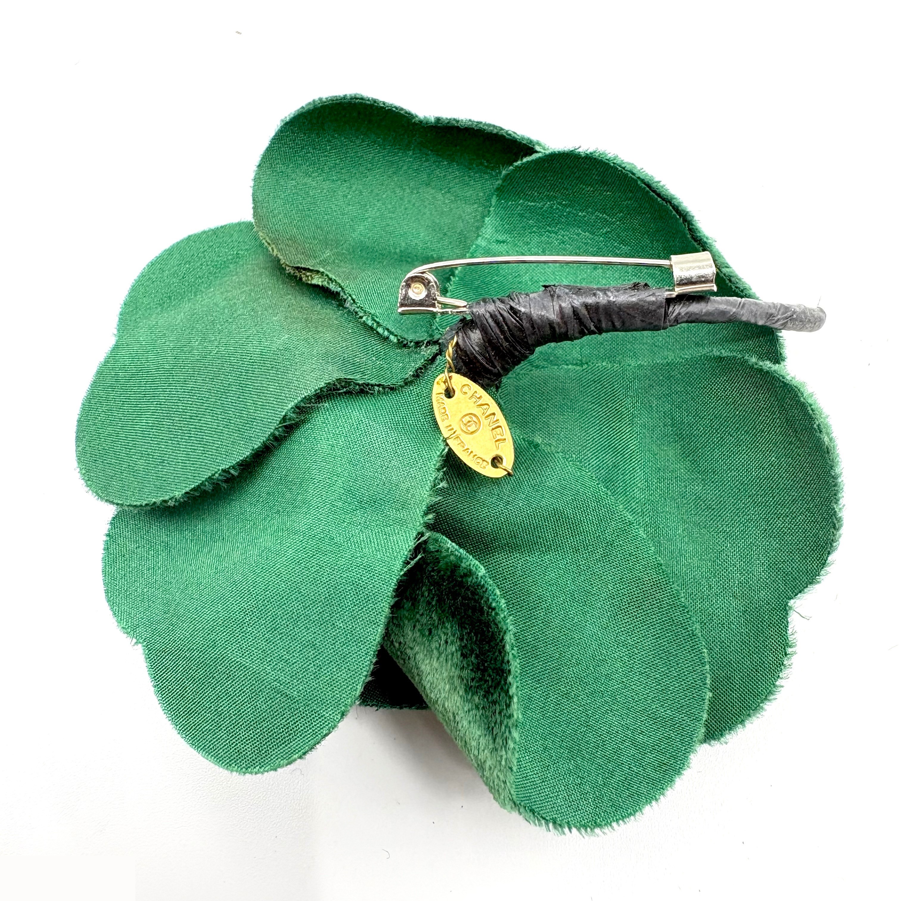 Velvet brooch/corsage (accessories) — view 3
