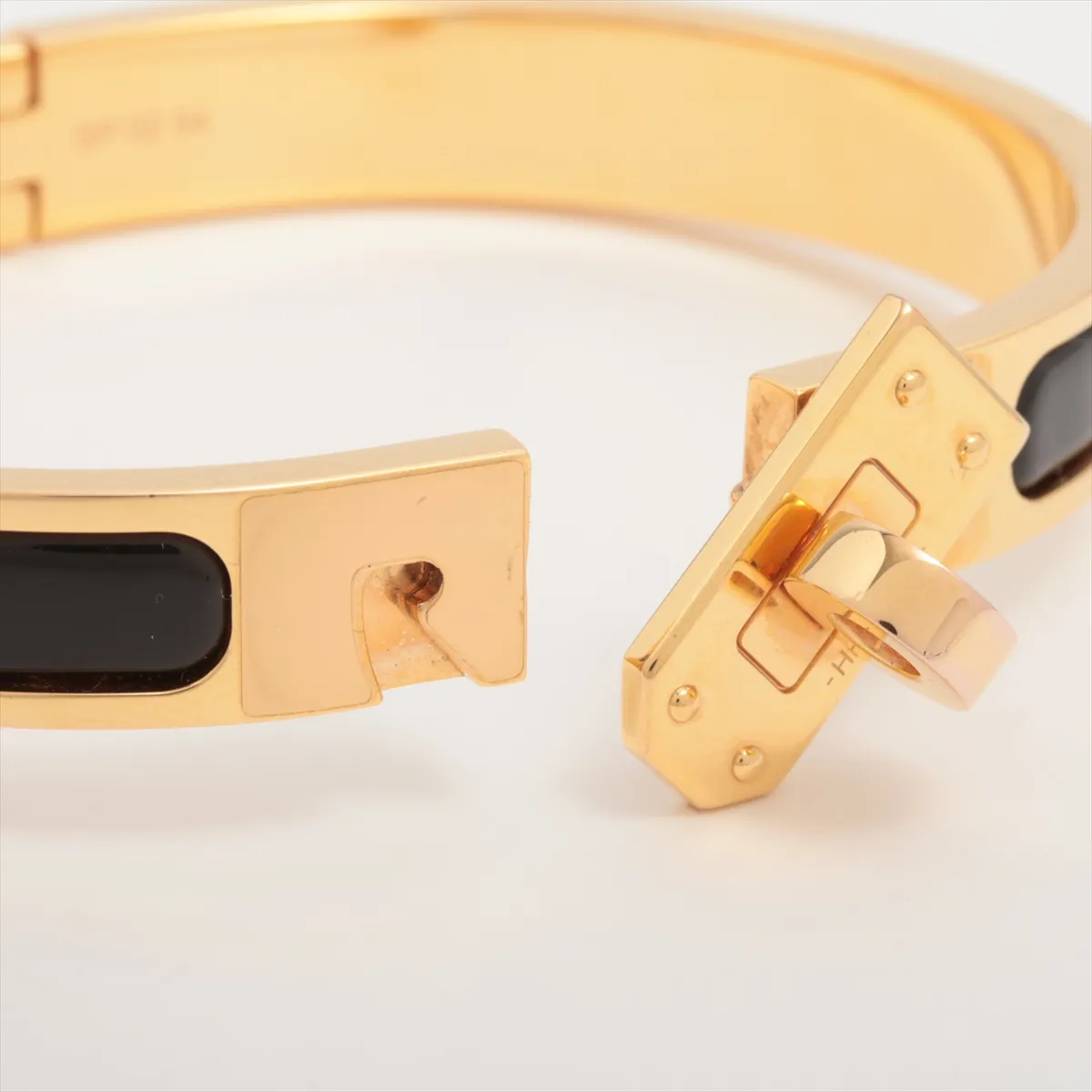 Mini Click Kelly SP0254 Bangle GP Black x Gold. Shows signs of wear including — view 5
