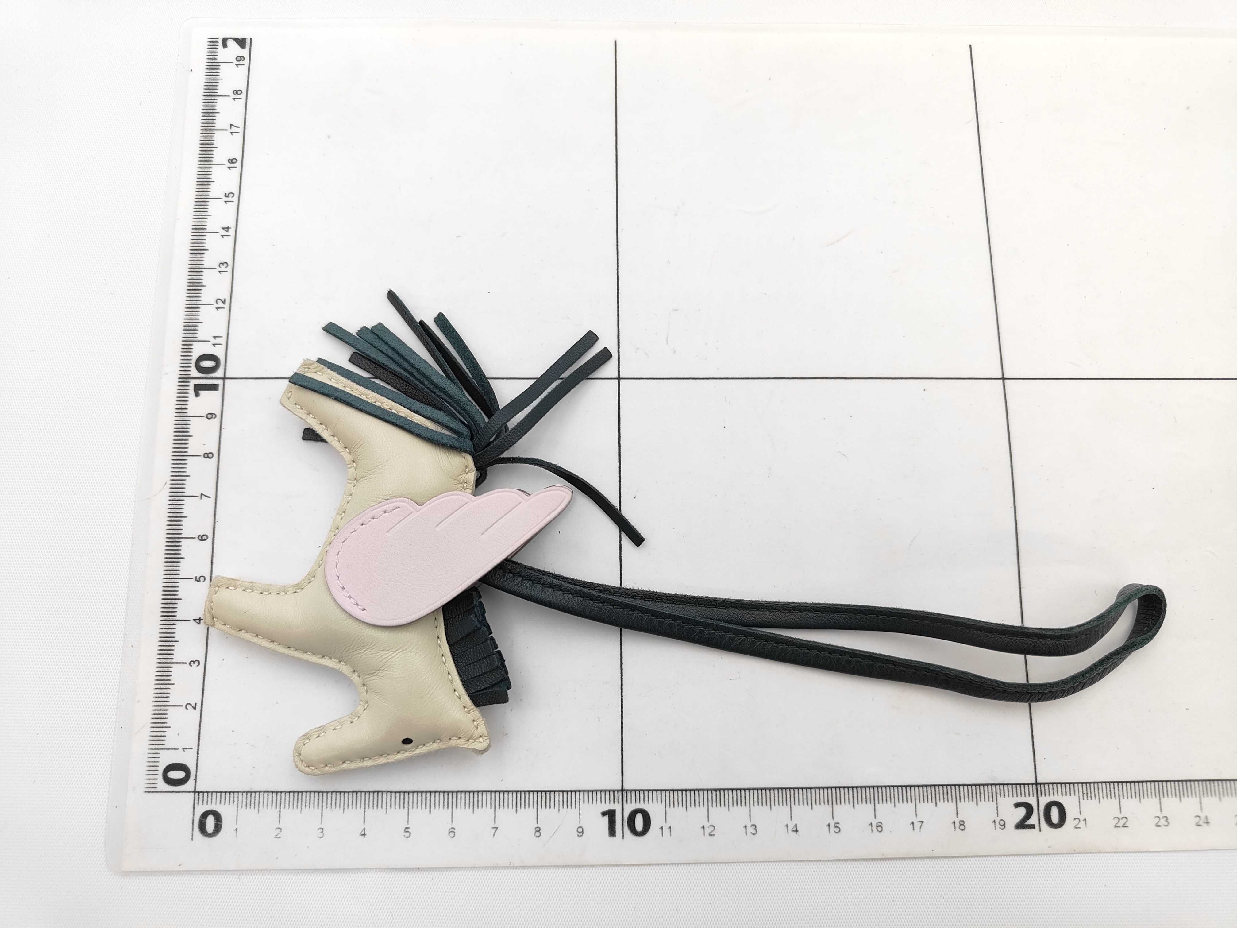Rodeo Pegasus PM charm, Craie/Vert Cypress/Mauve Pale, U stamp, and other accessories. — view 2