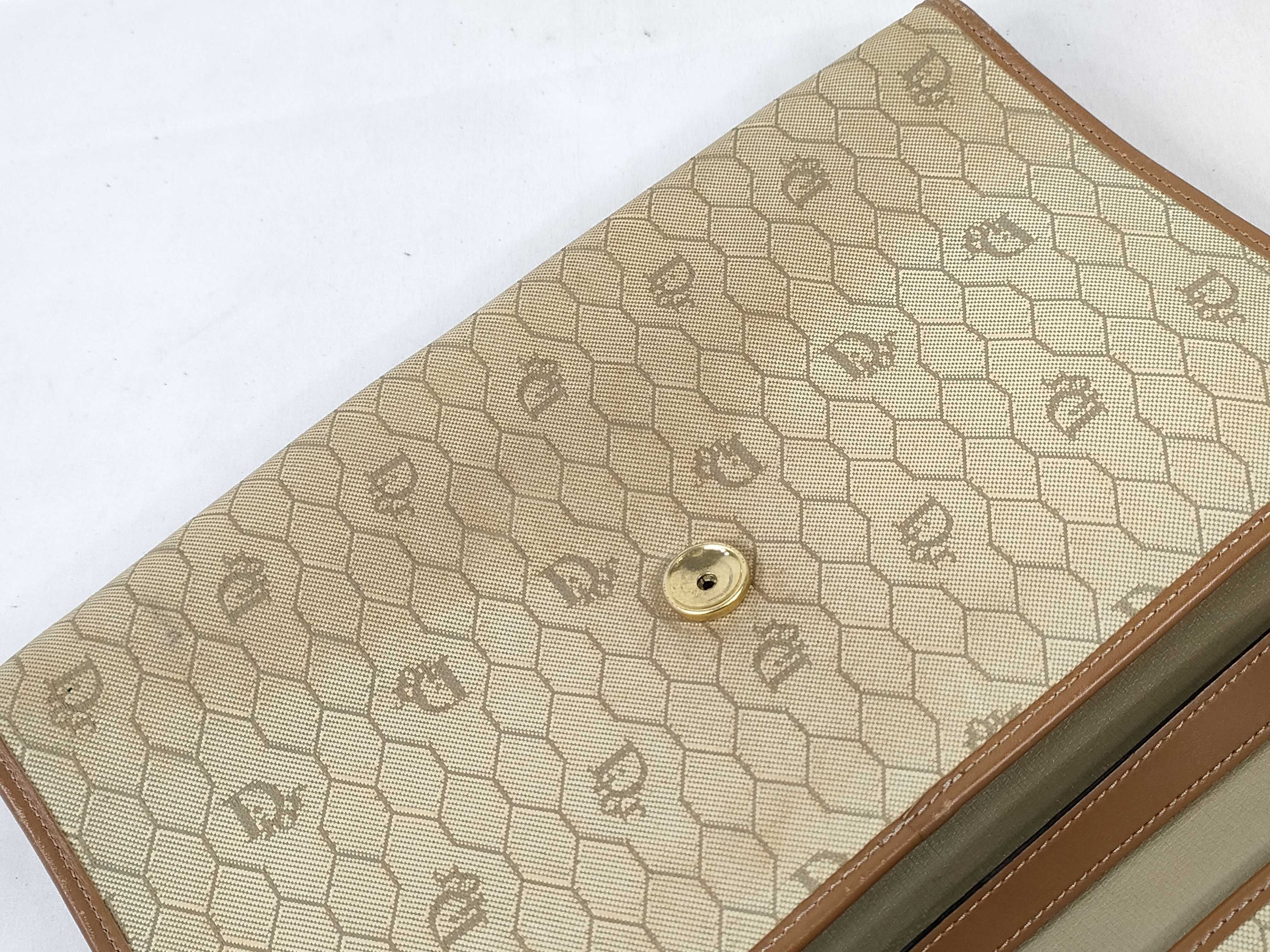 Honeycomb Chain Shoulder Bag — view 14