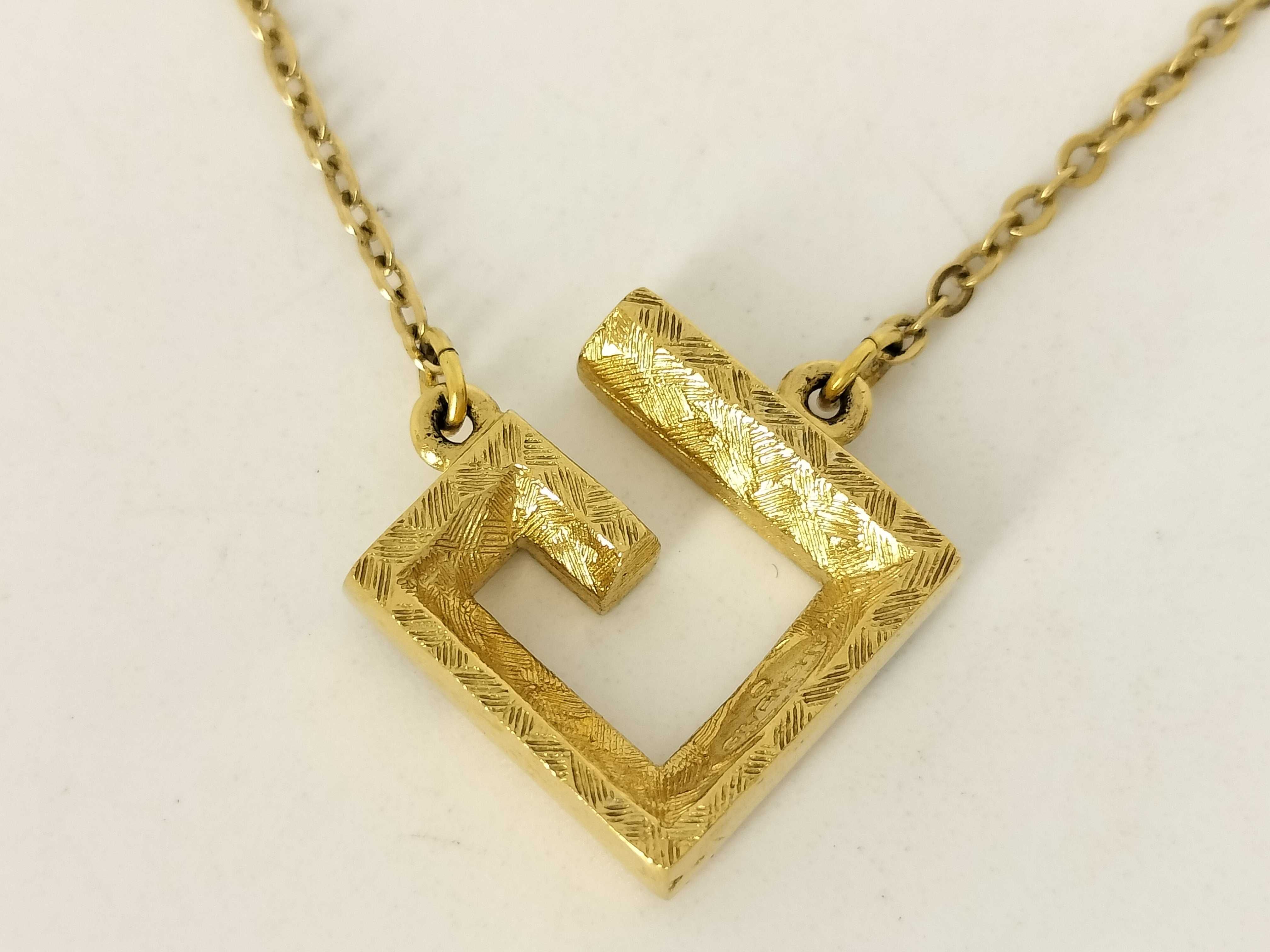 necklace — view 2