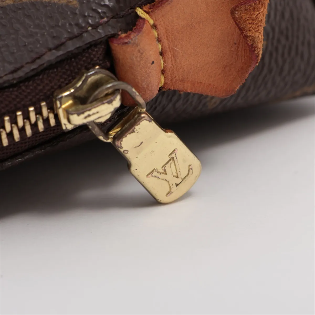 Monogram Pochette Cosmetic M47515, serial number unknown, brown pouch — view 5